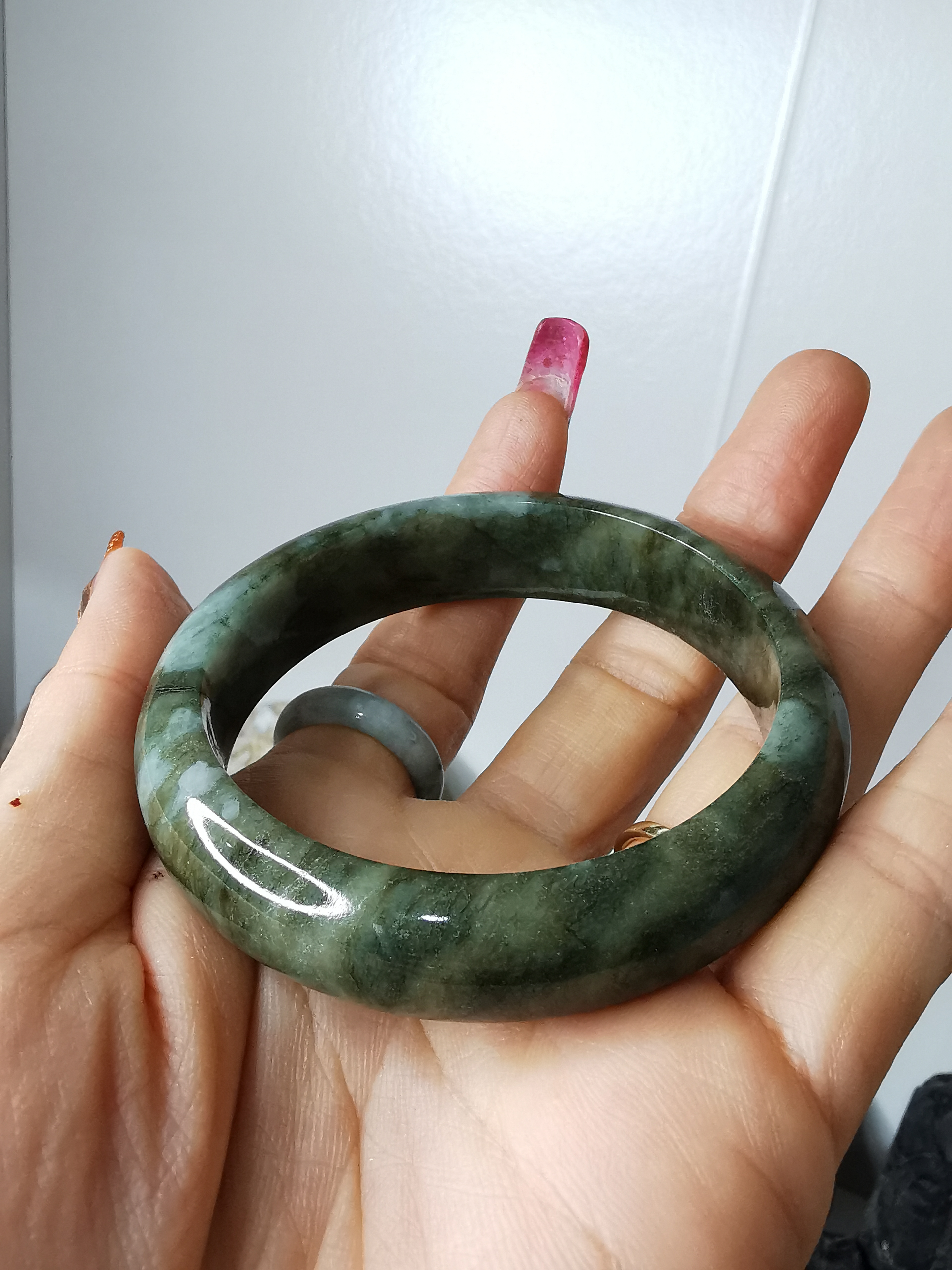 Green Brown Bangle กำไลหยกเจไดต์แท้ Diameter/ เส้นผ่านศูนย์กลางด้านใน 55 mm.