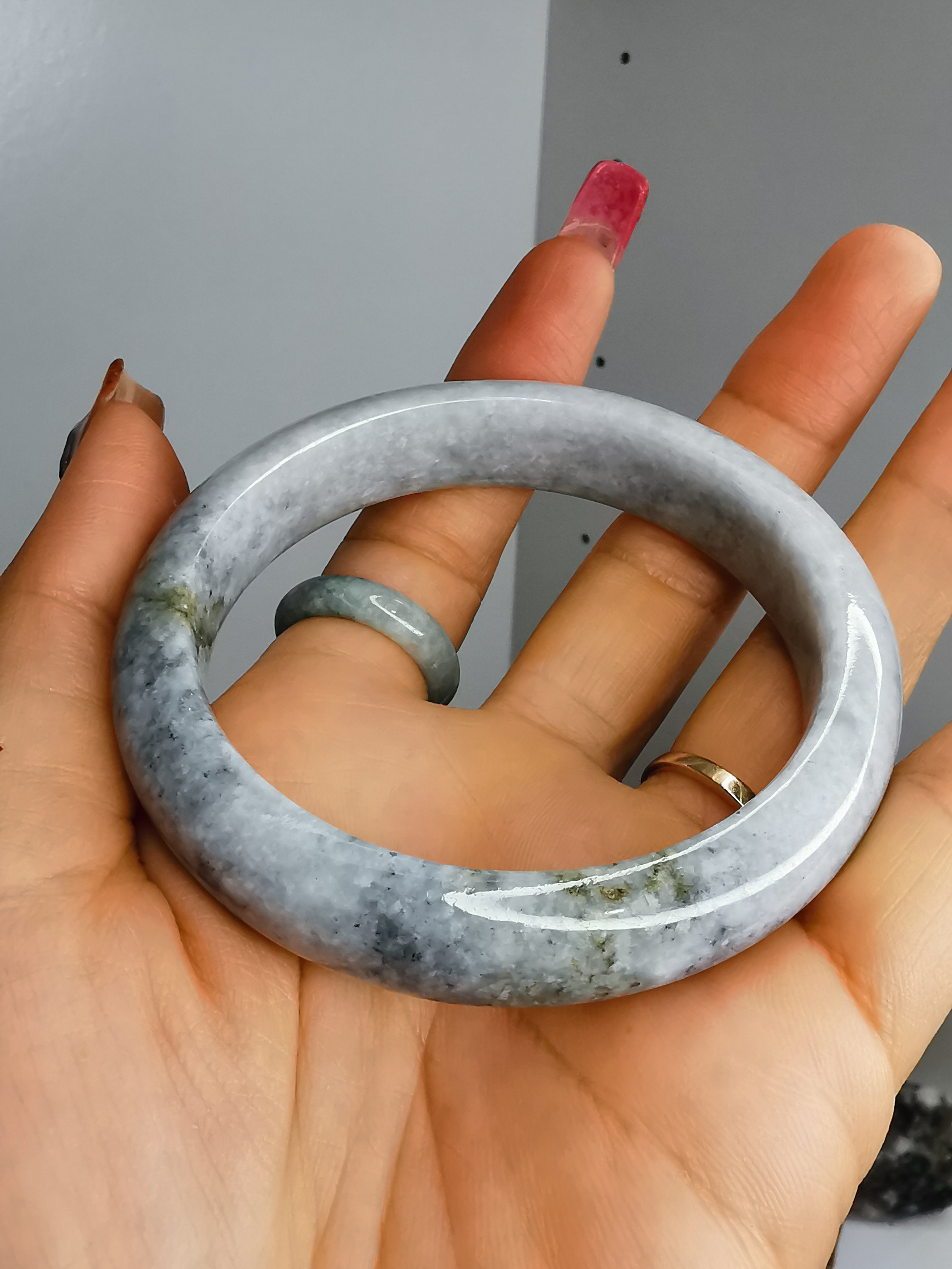 White Grey Green Bangle กำไลหยกเจไดต์แท้ Diameter/ เส้นผ่านศูนย์กลางด้านใน 58 mm.