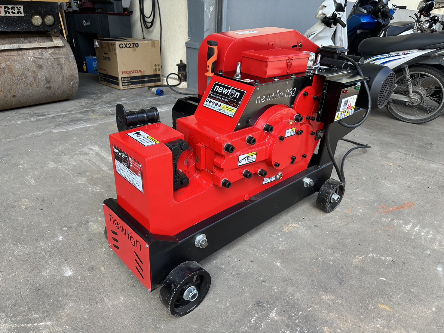 เครื่องตัดเหล็กนิวตัน Newton C32 ตัดแท่น REBAR CUTTER MACHINE ตัดได้ 6-32mm.