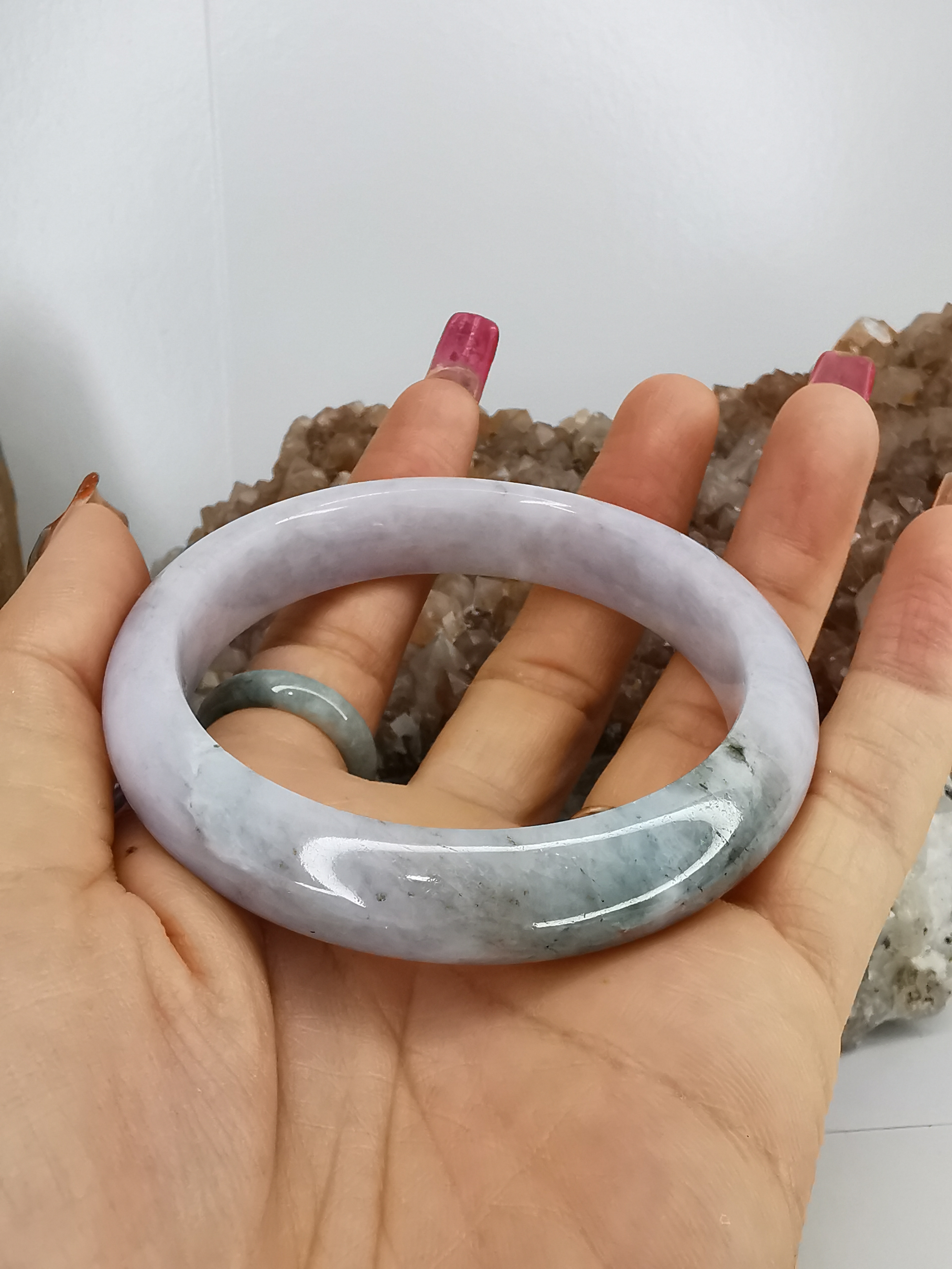 White Green Bangle กำไลหยกเจไดต์แท้ Diameter/ เส้นผ่านศูนย์กลางด้านใน 58 mm.