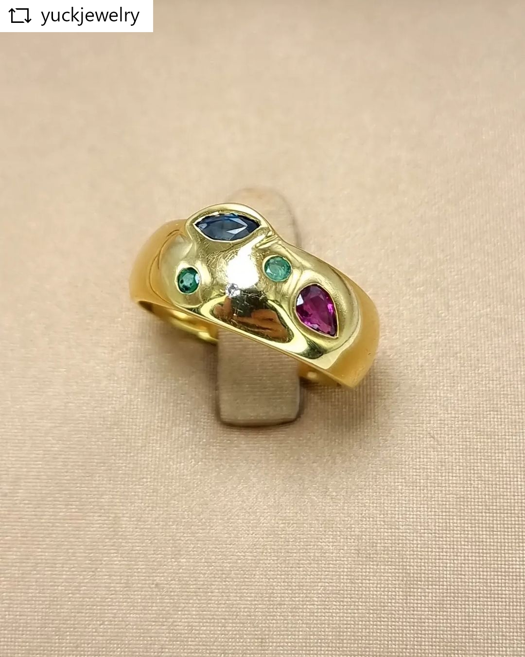 แหวนทองคำ 14K พลอยไพลิน ทับทิม มรกต เพชรเกสร 1 ตัง 1 เม็ด น้ำ 95-96 ความสะอาด vs ไซส์ 52 หน้ากว้าง 8 มิล น้ำหนัก 4.75 กรัม ราคา 6100.-(Net)