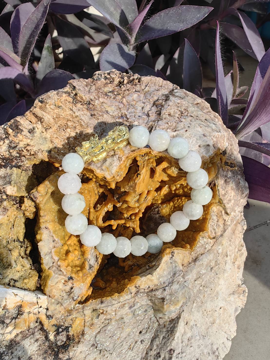 White- Light Green Burmese Jadeite Bracelets Dragon Gold plated Round 10 mm. สร้อยข้อมือหยกพม่าปี่เซียะชุบทอง ขาว ขาวอมเขียว กลม 10 มม. Free Size