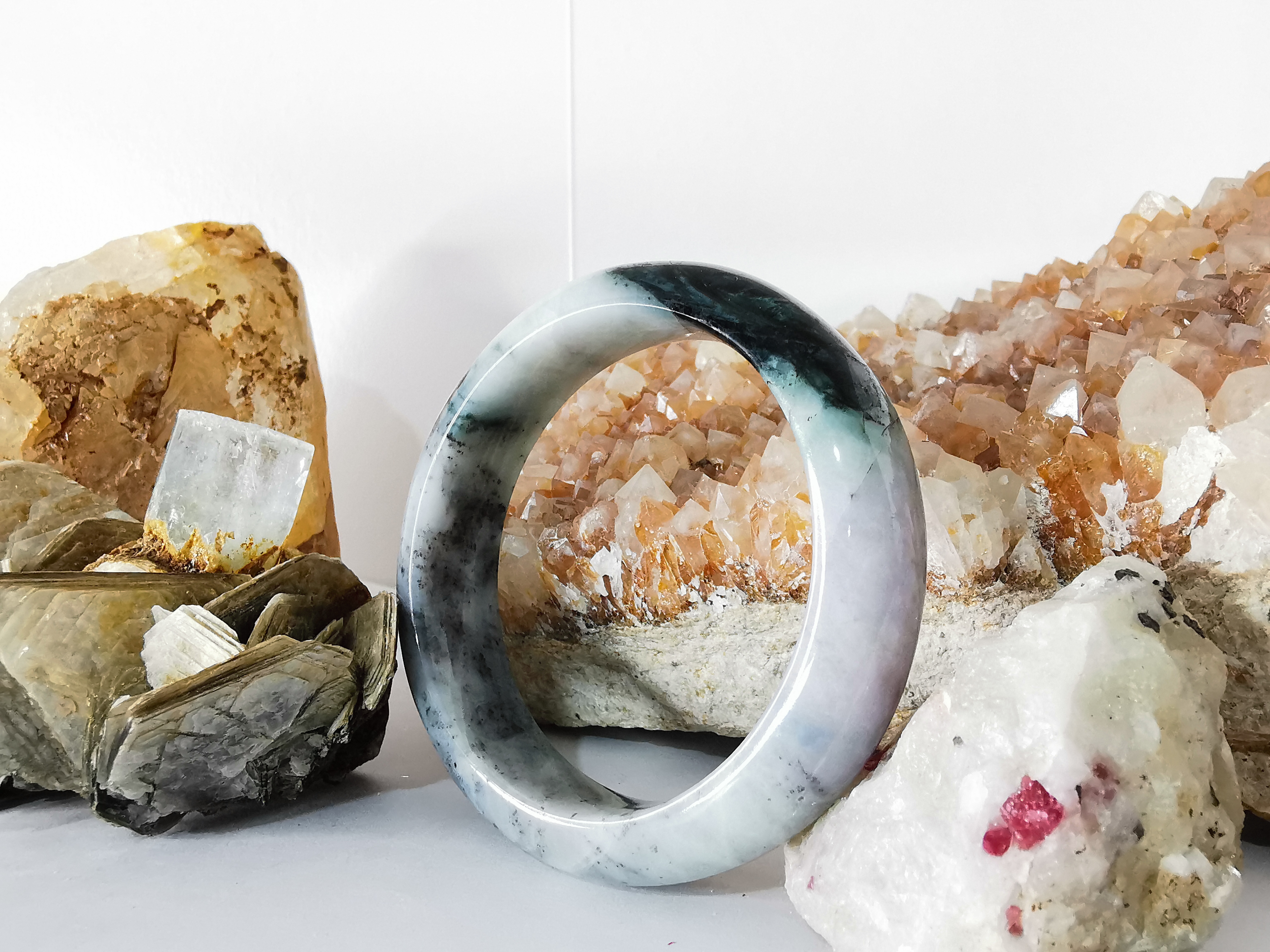 Grey Green Black White Jade Bangle กำไลหยกเจไดต์แท้ Diameter/ เส้นผ่านศูนย์กลางด้านใน 59 mm.