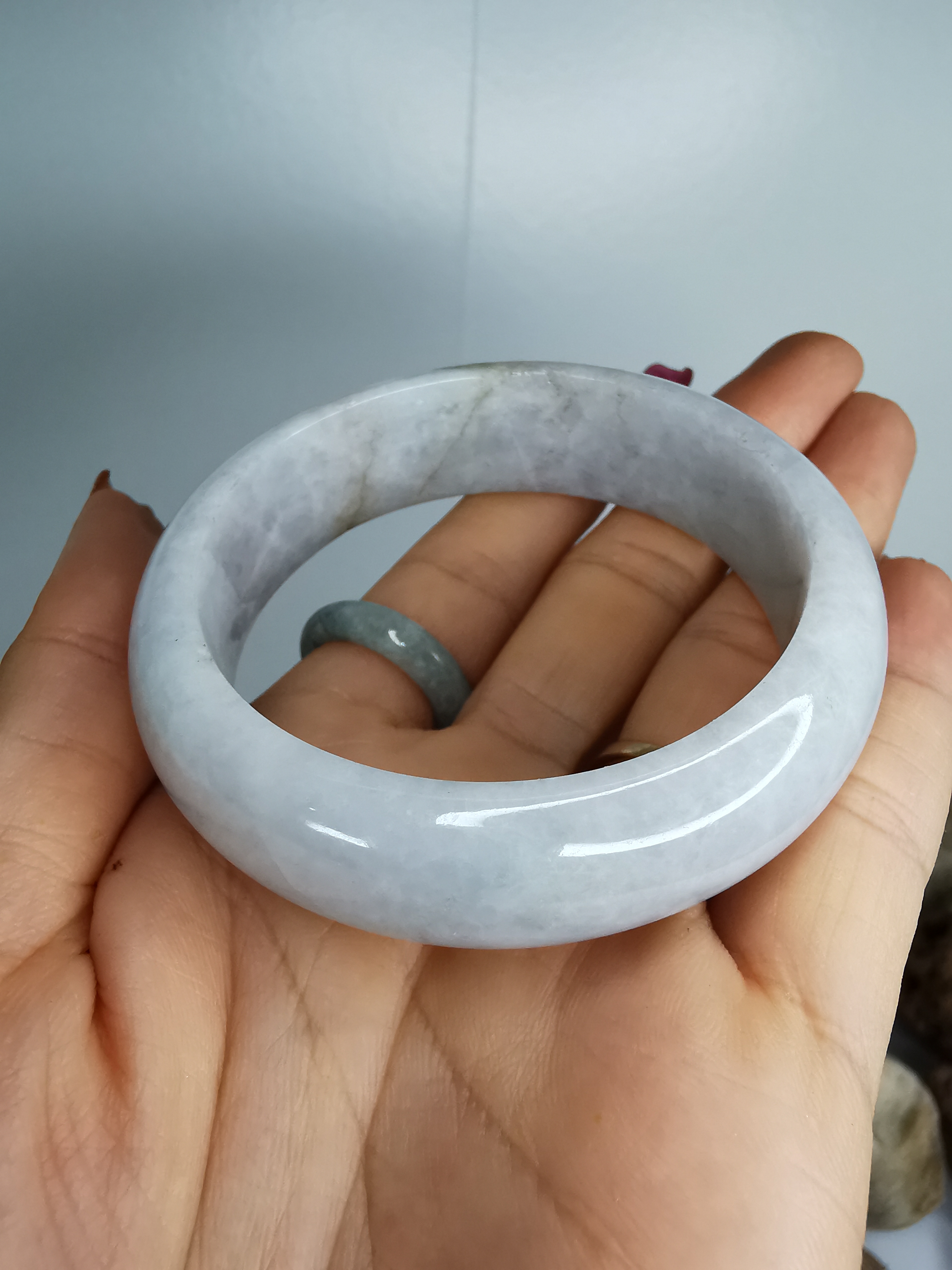 White Green Jade Bangle กำไลหยกเจไดต์แท้ Diameter/ เส้นผ่านศูนย์กลางด้านใน 55 mm.