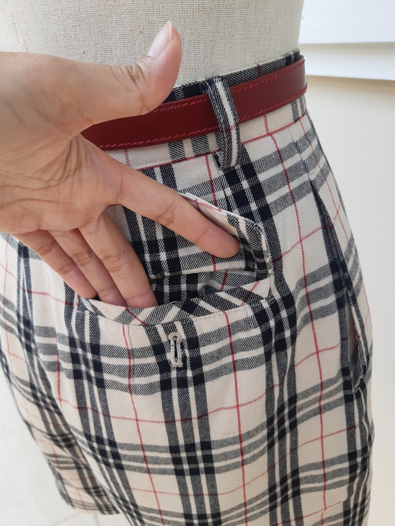 กางเกงวินเทจขาสั้นลายสก็อตสีครีม ลายคลาสสิคของแบรนด์