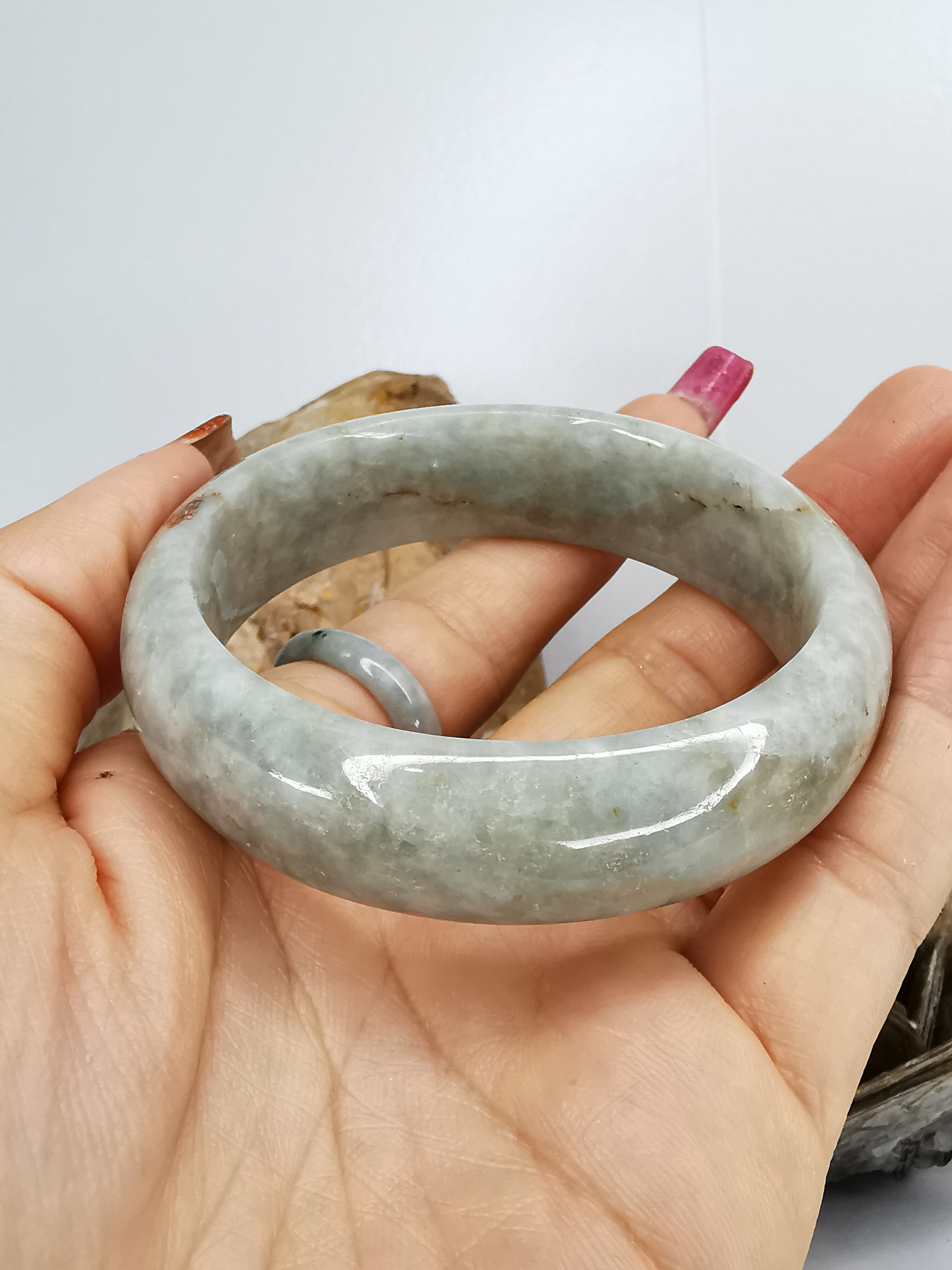 Green Yellow Jade Bangle กำไลหยกเจไดต์แท้ Diameter/ เส้นผ่านศูนย์กลางด้านใน 55 mm.