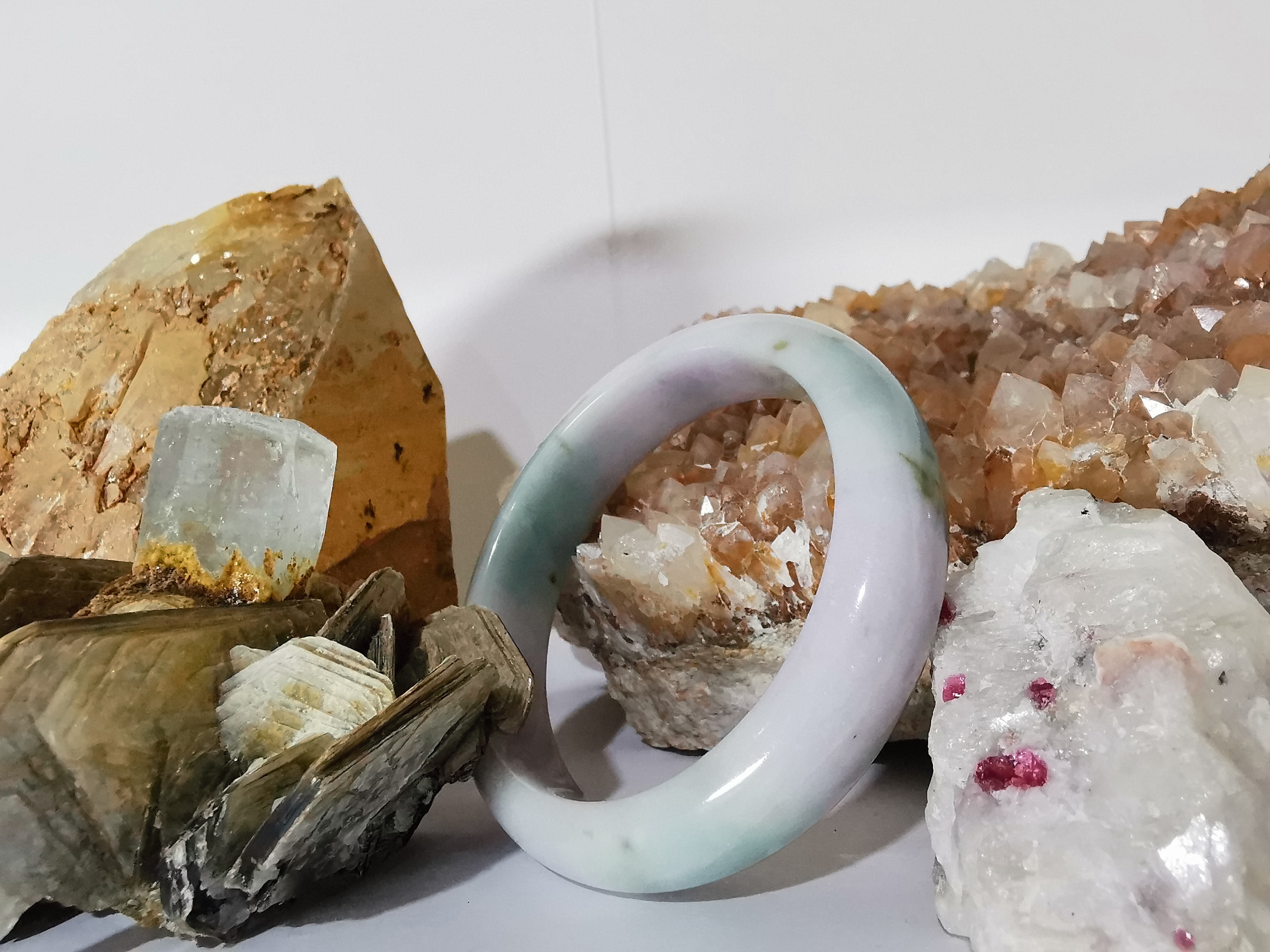 Violet Green Jadeite Bangle กำไลหยกเจไดต์แท้ Diameter/ เส้นผ่านศูนย์กลางด้านใน /size 56 mm.