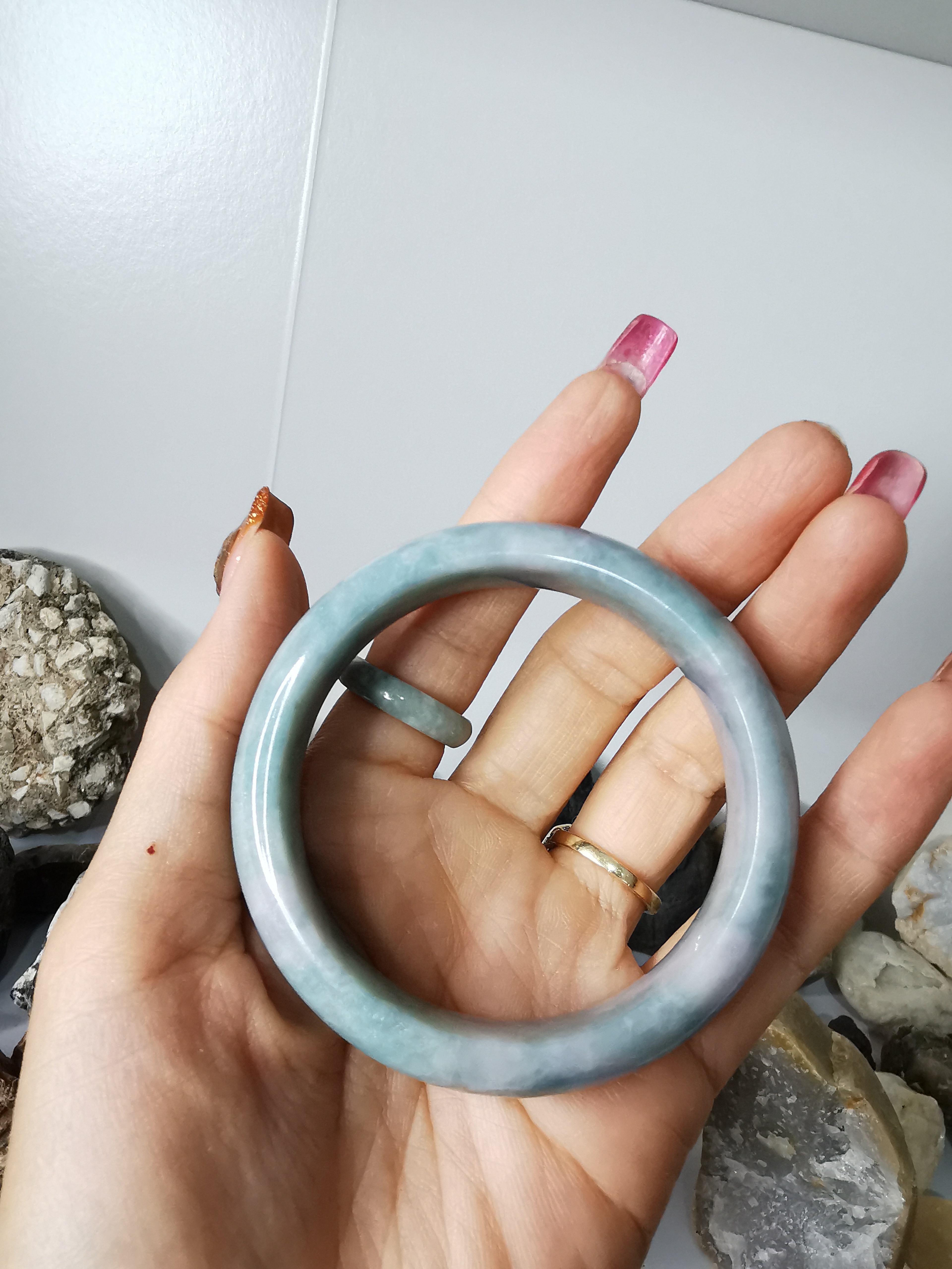 Violet Green White Jadeite Bangle กำไลหยกเจไดต์แท้ Diameter/ เส้นผ่านศูนย์กลางด้านใน /size 57 mm.*