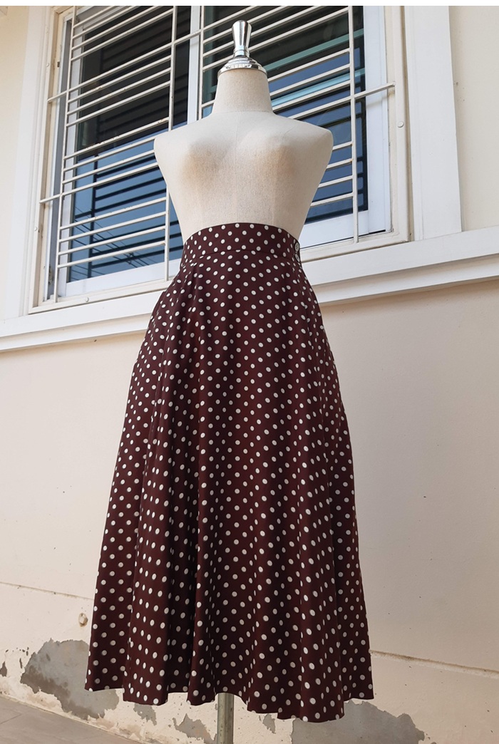 กระโปรงวินเทจลายจุดสีน้ำตาล ทรงบาน ผ้าทิ้งตัวสวย มีกระเป๋าข้าง (Vintage Skirt)