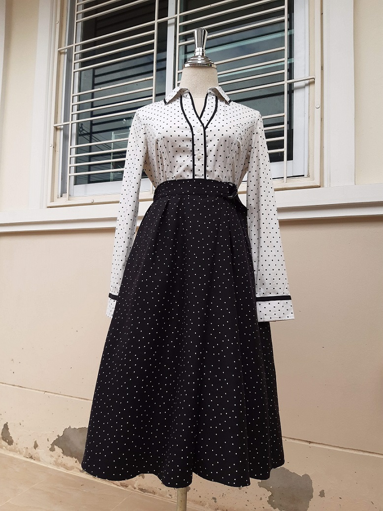 กระโปรงดำลายจุด ใส่ทำงานสวยๆ