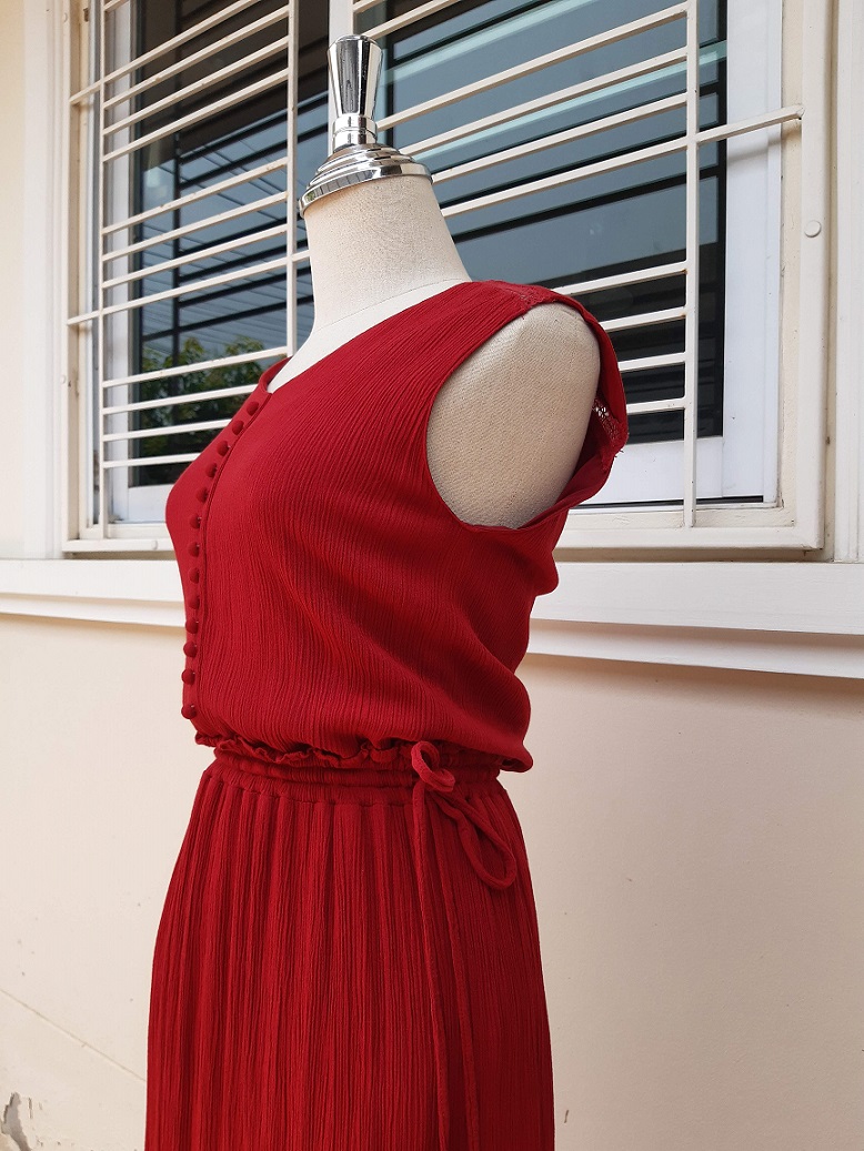 เดรสญี่ปุ่นสีแดงเข้ม เอวรูดเชือก 2 ฝั่ง ผ้าไม่ต้องรีด