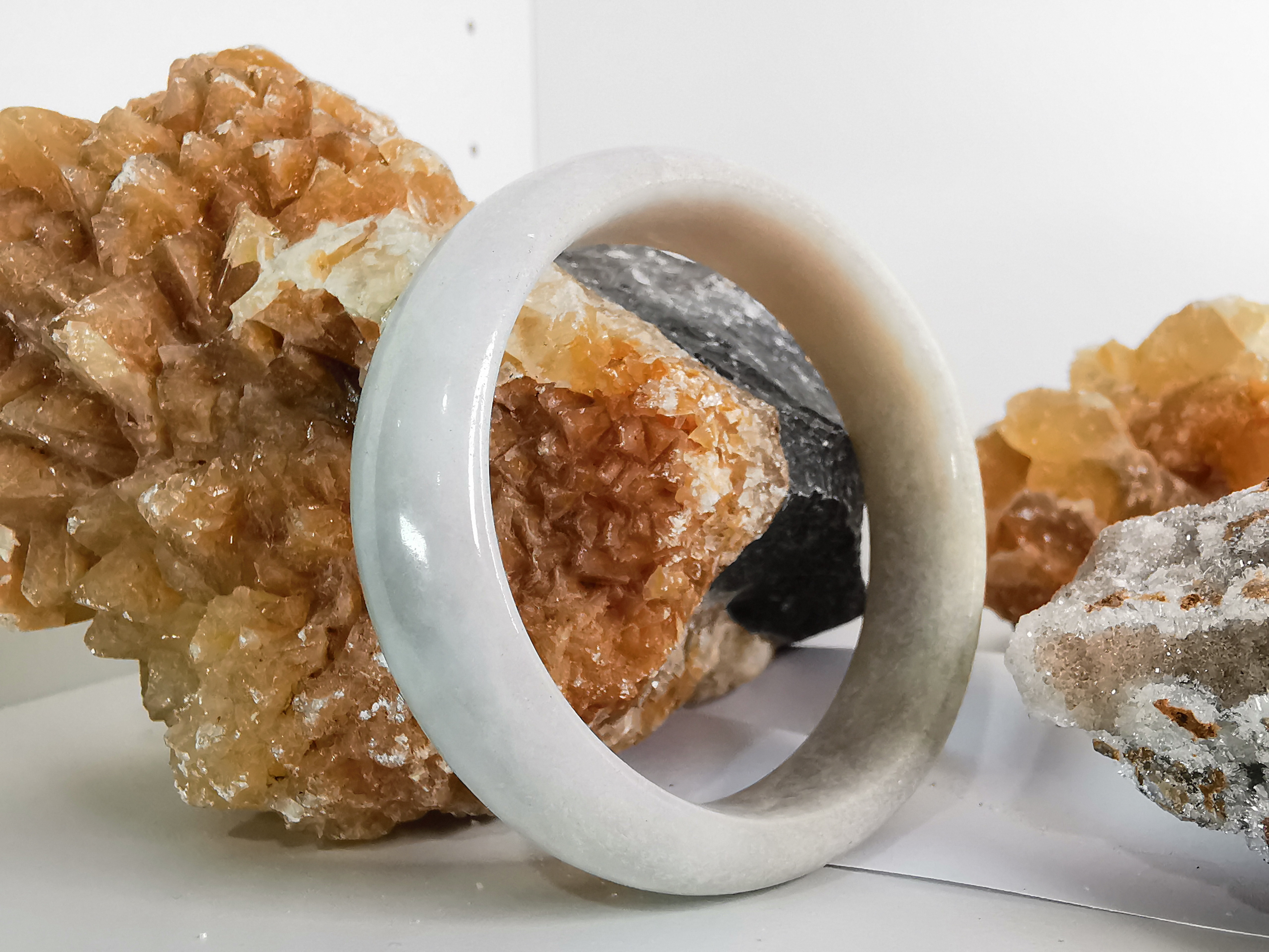 White Green Jade Bangle กำไลหยกเจไดต์แท้ Diameter/ เส้นผ่านศูนย์กลางด้านใน 54 mm.