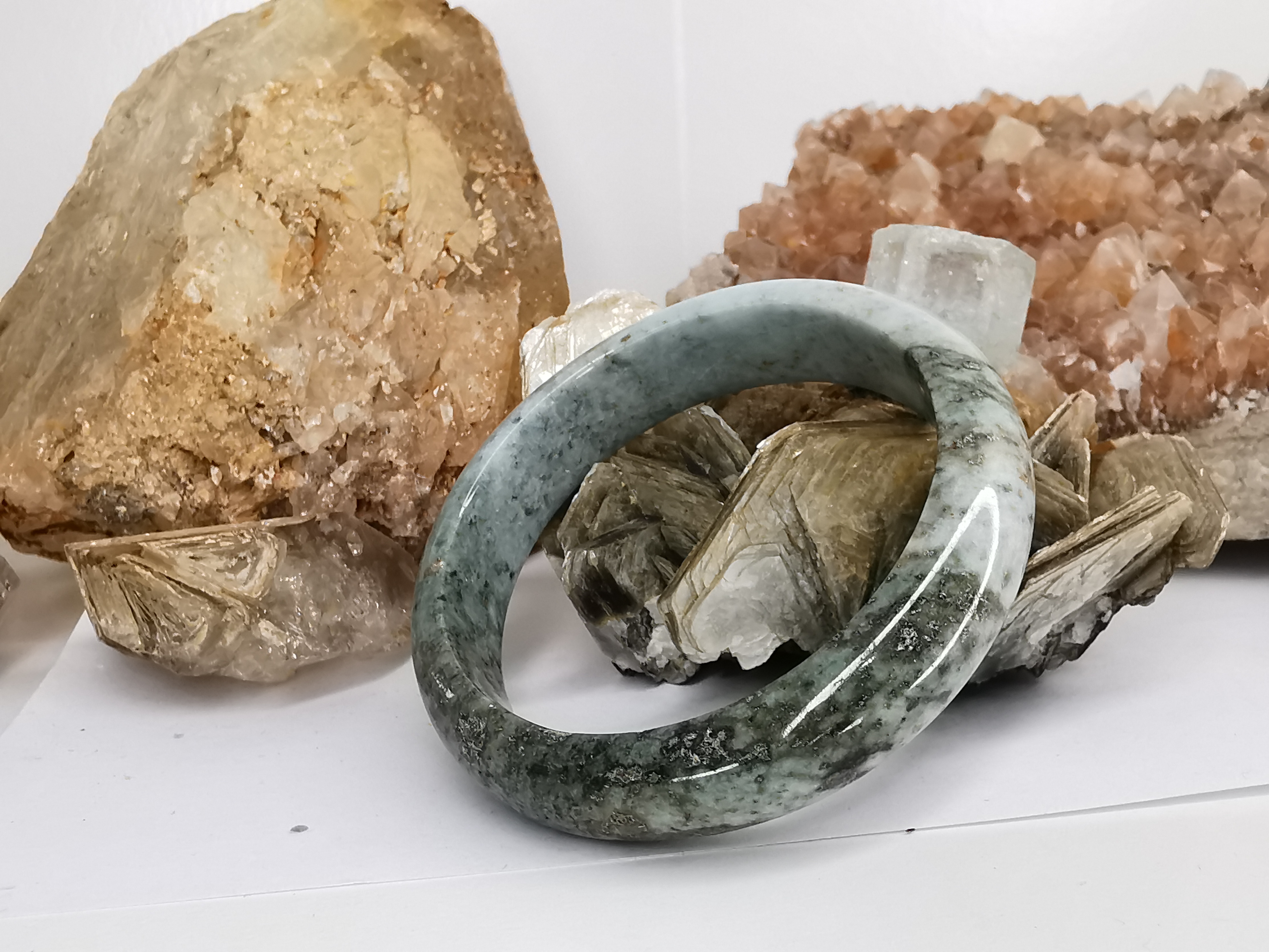 Green Brown Yellow White Jade Bangle กำไลหยกเจไดต์แท้ Diameter/ เส้นผ่านศูนย์กลางด้านใน 58 mm.