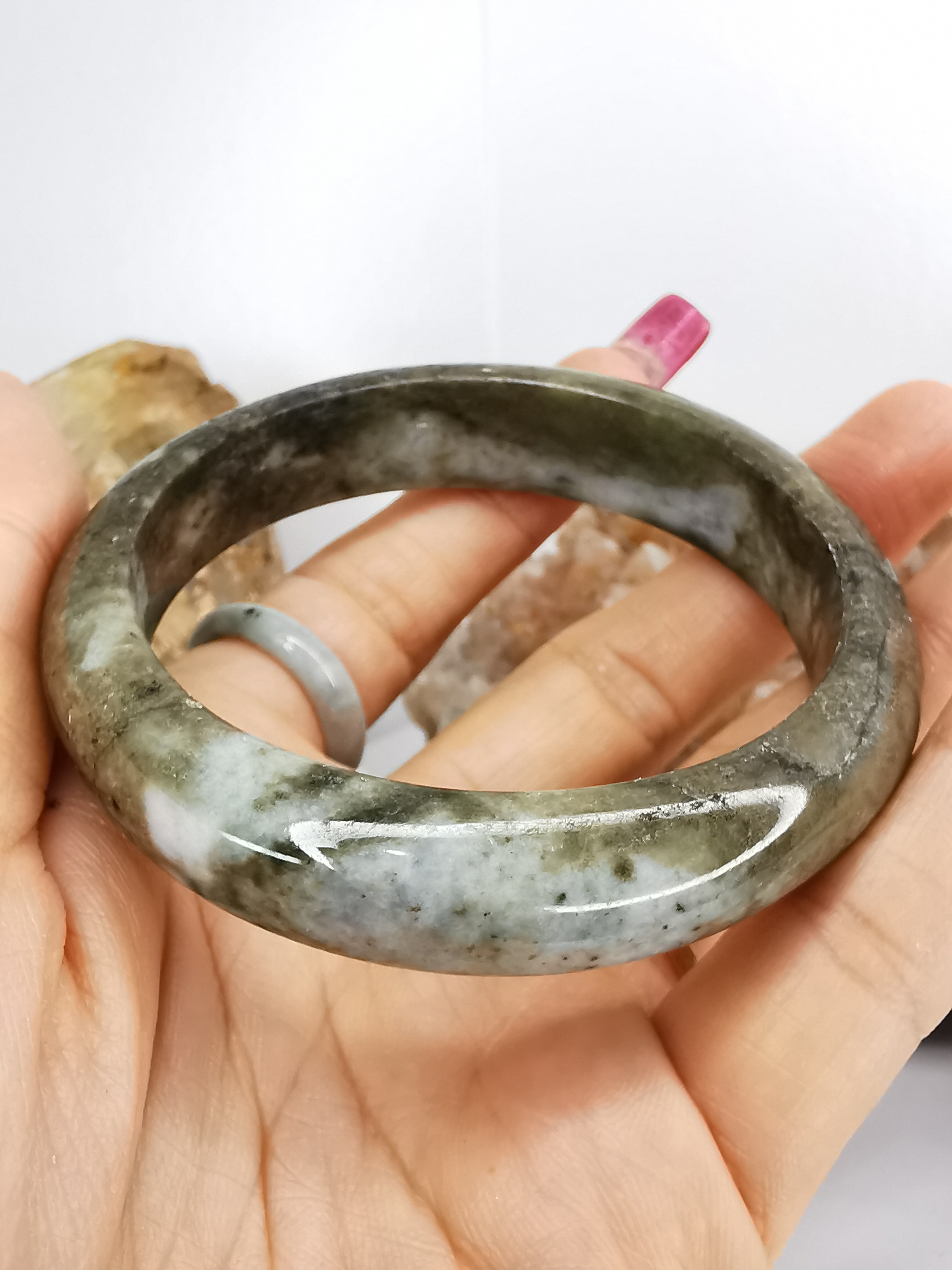 Green White Brown Jade Bangle กำไลหยกเจไดต์แท้ Diameter/ เส้นผ่านศูนย์กลางด้านใน 58 mm.