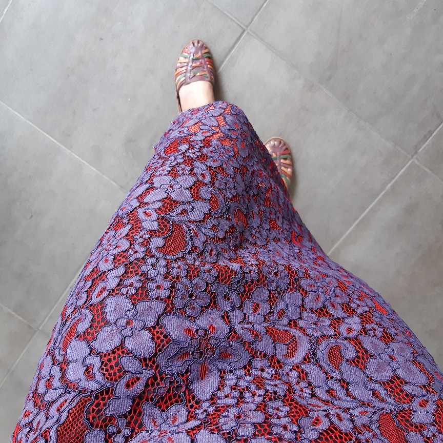 กระโปรงลูกไม้สีม่วง-แดง แบรนด์ ZARA WOMAN