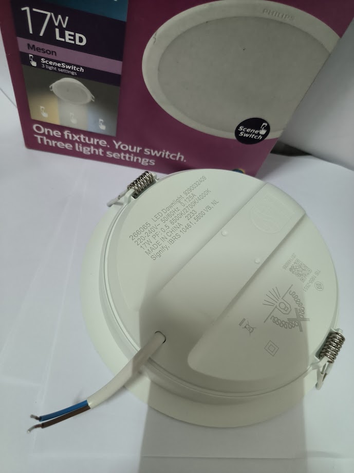 PHILIPS (สลับ3สี) โคมไฟดาวน์ไลท์ LED 5w 9w 13w 17w Downlight รุ่น Meson SSW 3 Color 3แสงในโคมเดียว โคมฝั่งฝ้า