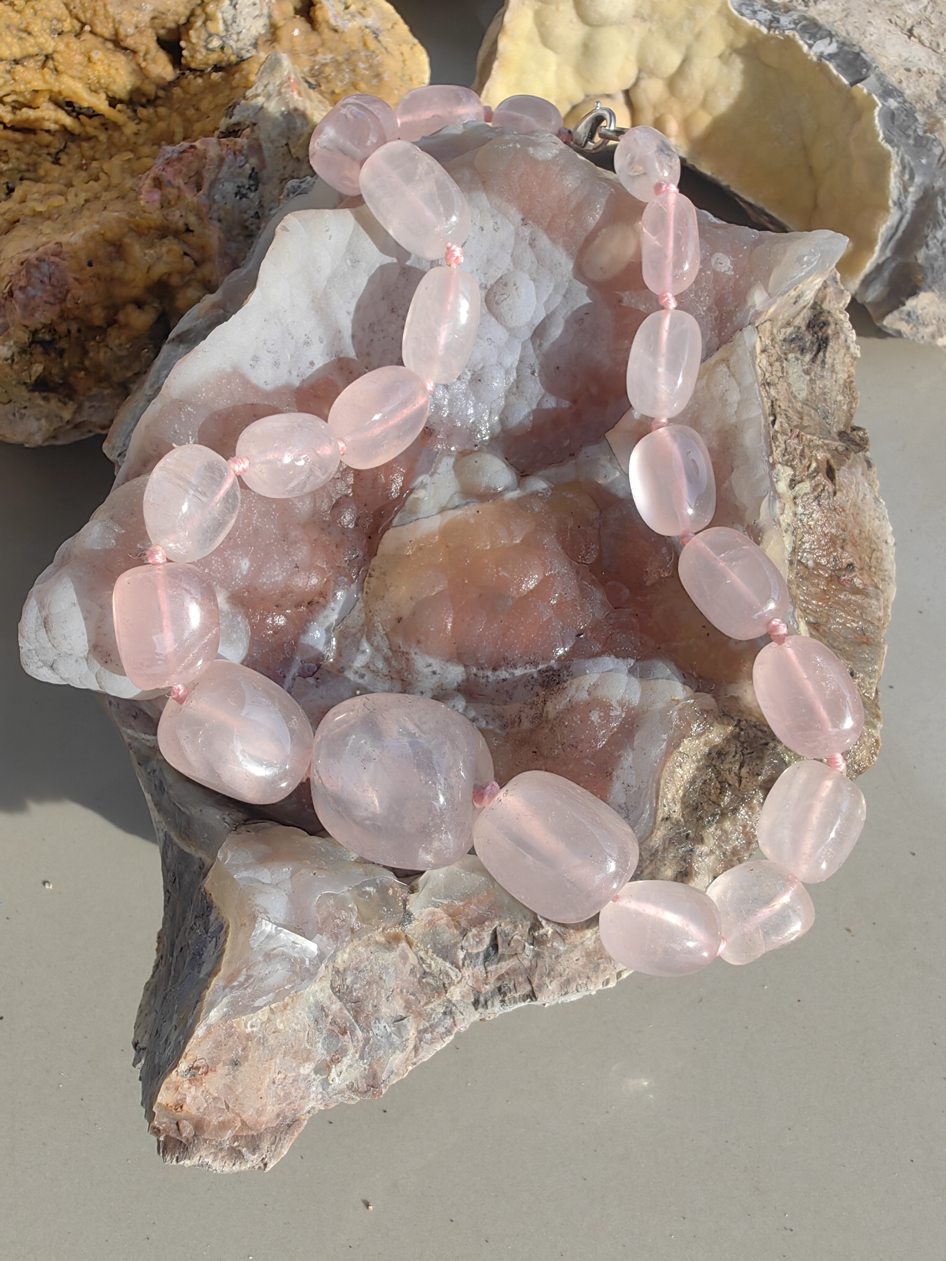 Rose Quartz Necklace สร้อยคอโรสควอตซ์ L 46 cm. 645.50 ct.