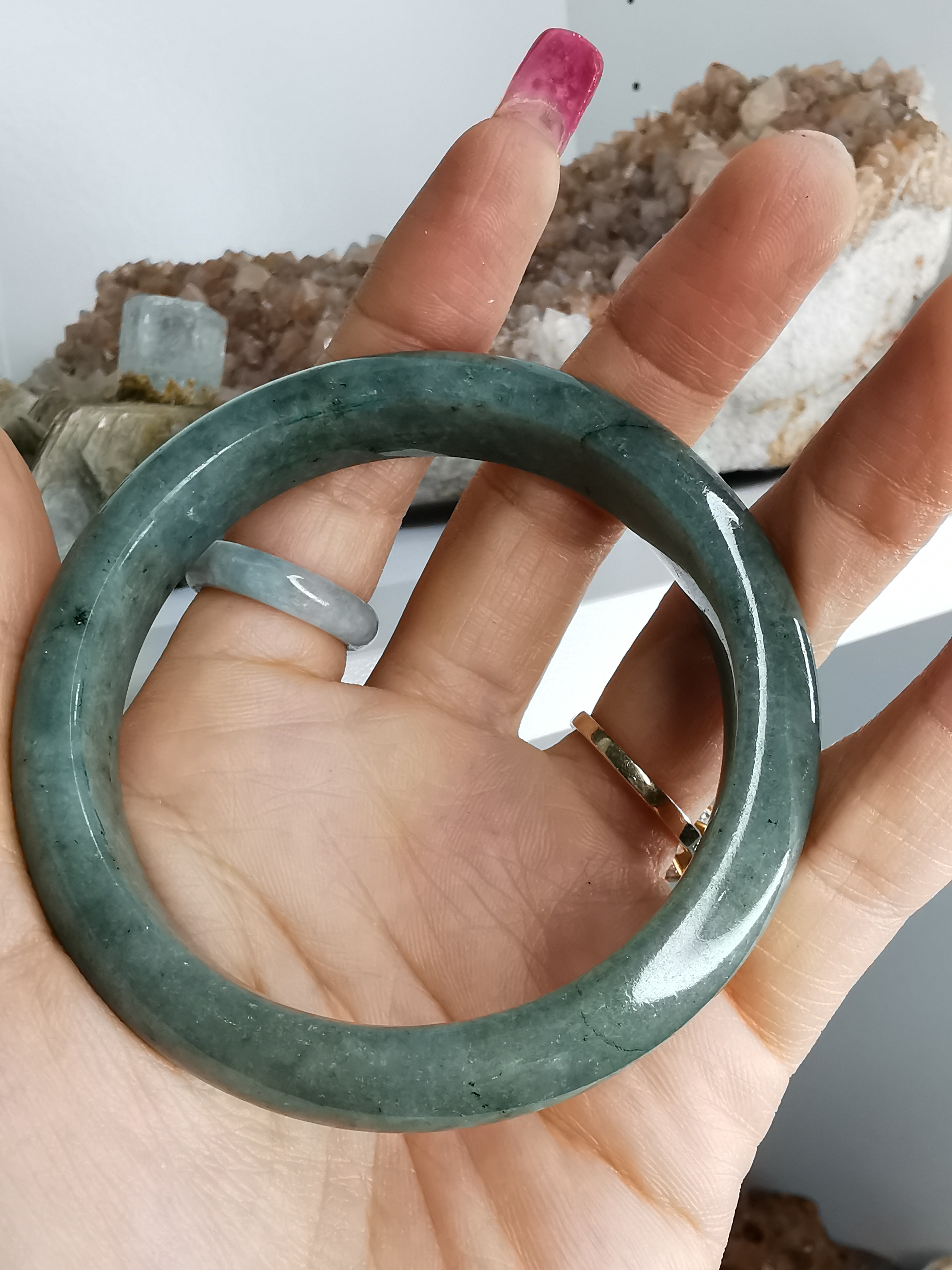 Green Yellow Bangle กำไลหยกเจไดต์แท้ Diameter/ เส้นผ่านศูนย์กลางด้านใน 59 mm.*