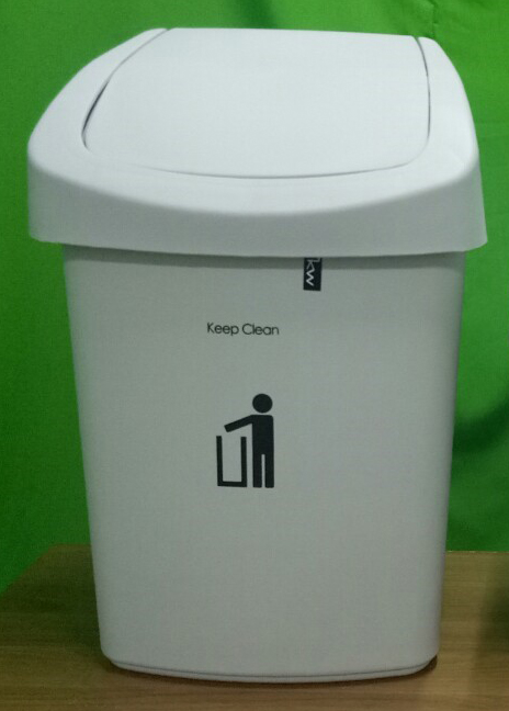 ถังขยะทรงเหลี่ยม ฝาสวิง 50 ลิตร