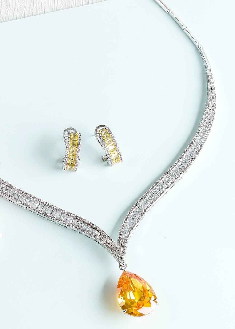 ORANGE SAPPHIRE DIAMOND 18K WHITE GOLD NECKLACE EARRING สร้อยคอ ต่างหู บุษราคัม ล้อมเพชร ทอง 18K Pre-order
