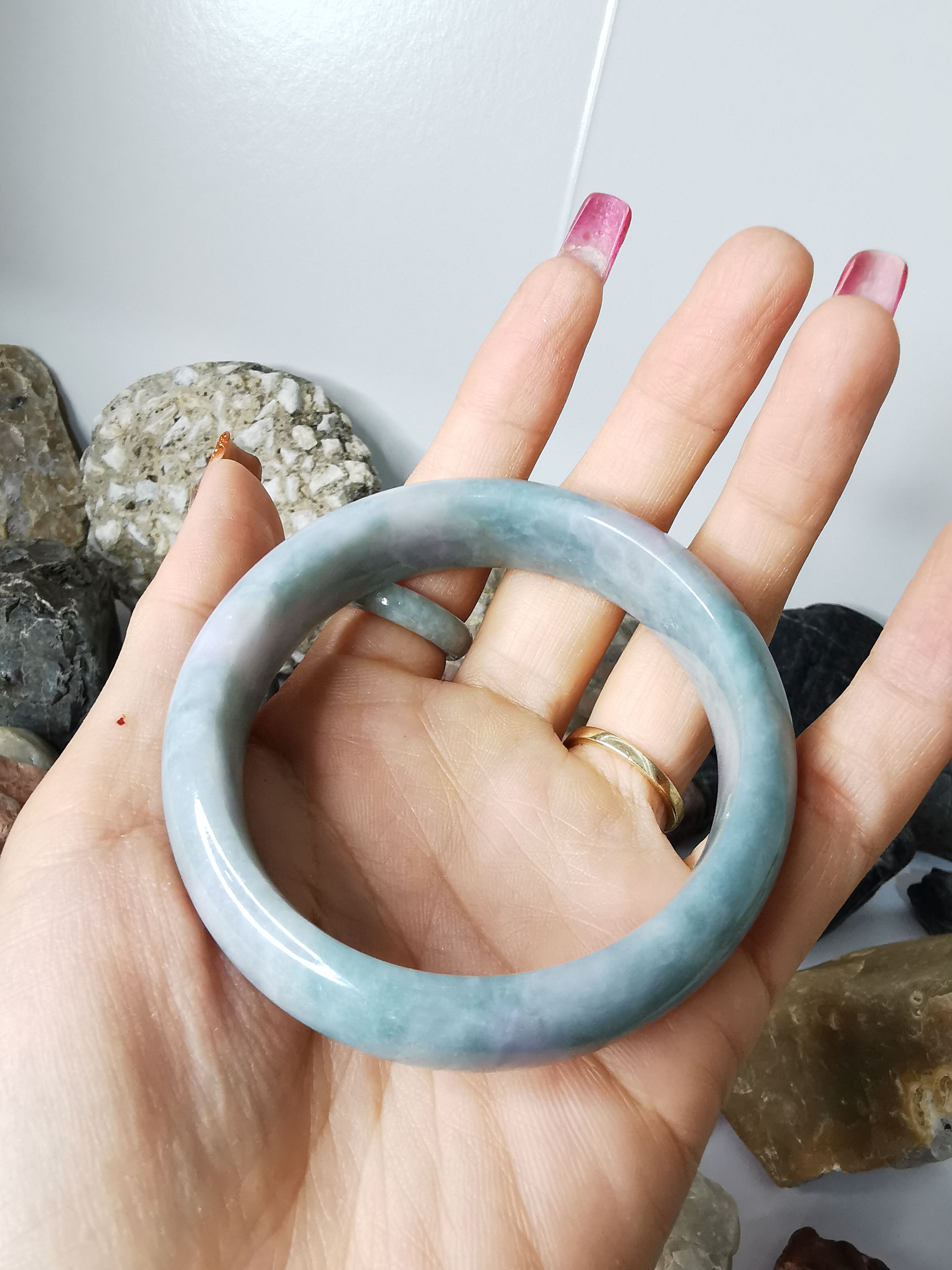 Violet Green White Jadeite Bangle กำไลหยกเจไดต์แท้ Diameter/ เส้นผ่านศูนย์กลางด้านใน /size 57 mm.*