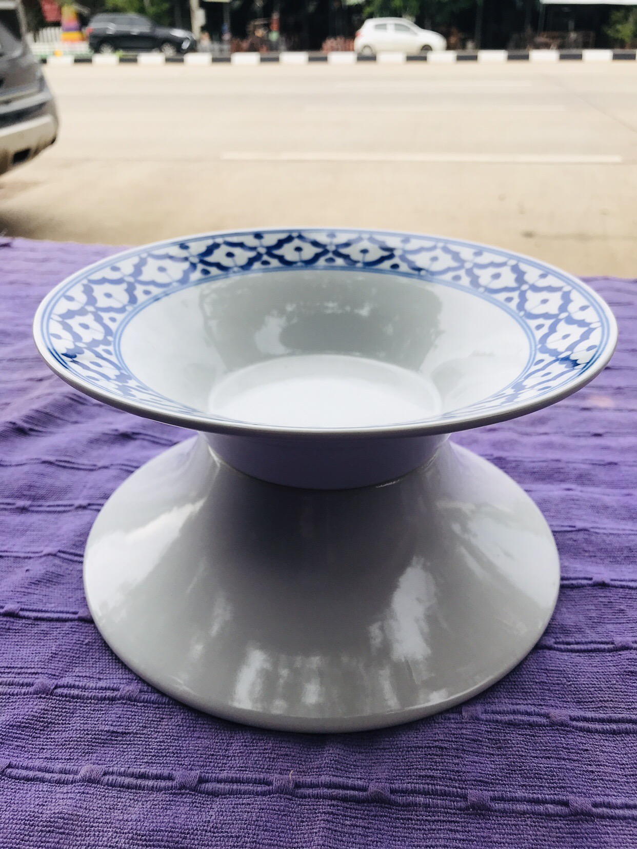 ชามลายไทยปากบาน8"