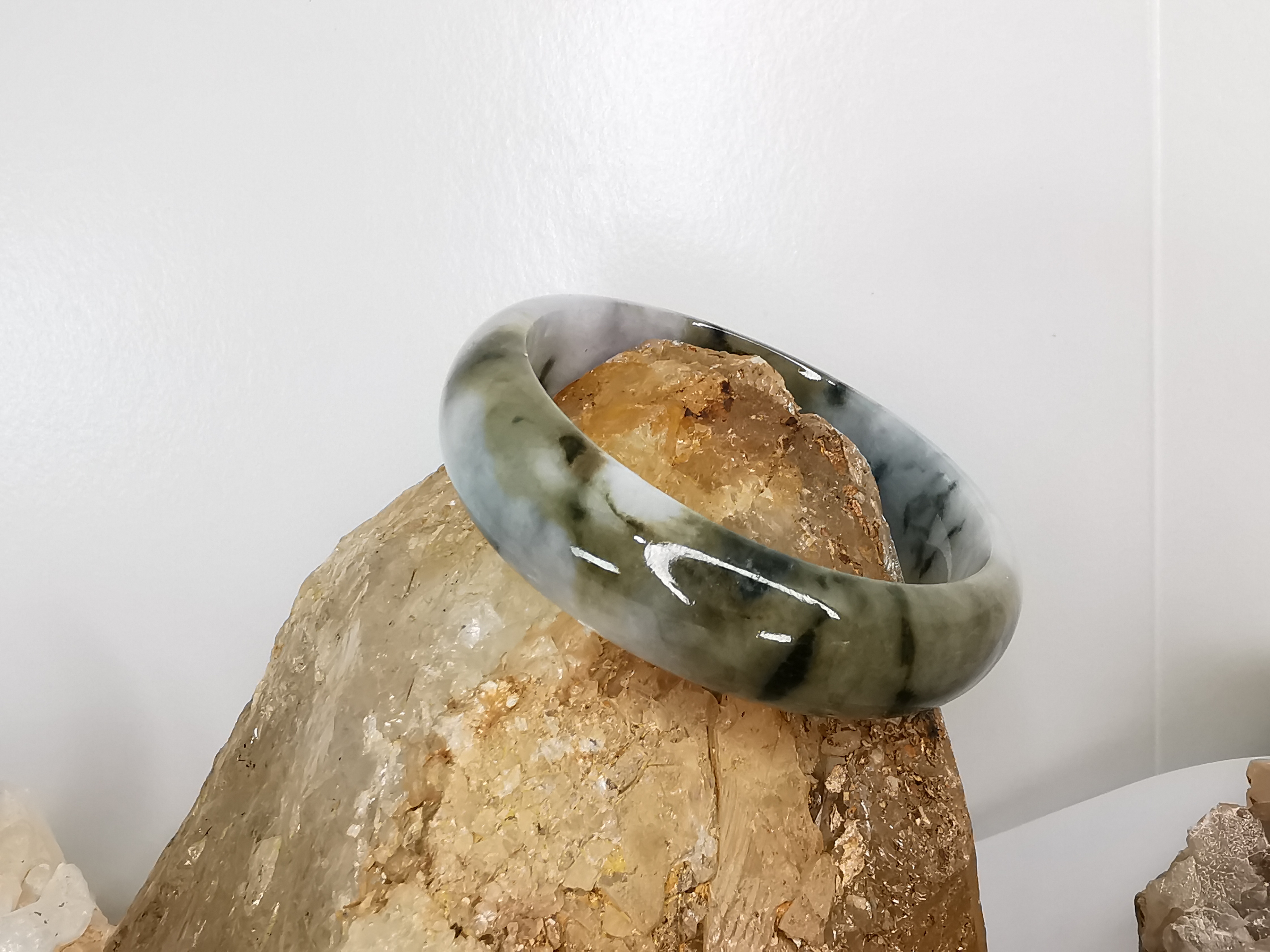 Blue Green Yellow White Jade Bangle กำไลหยกเจไดต์แท้ Diameter/ เส้นผ่านศูนย์กลางด้านใน 53 mm.