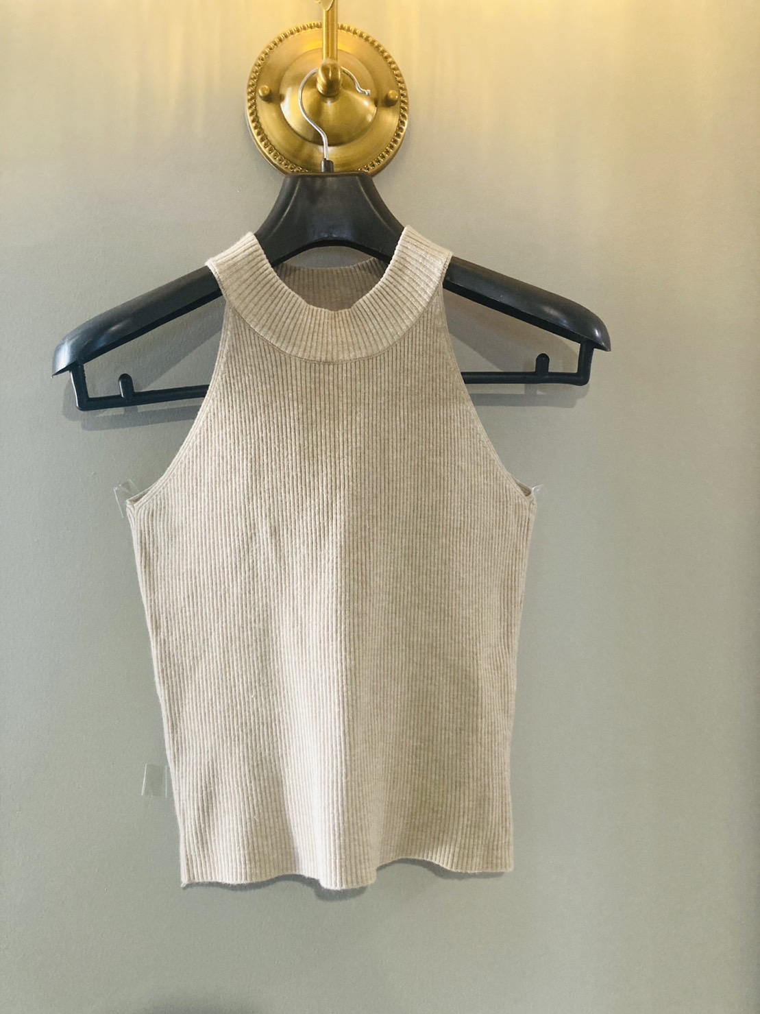 G 220582 เสื้อเปิดไหล่ ราคาเช่า 30 บาท ต่อ 1 วัน