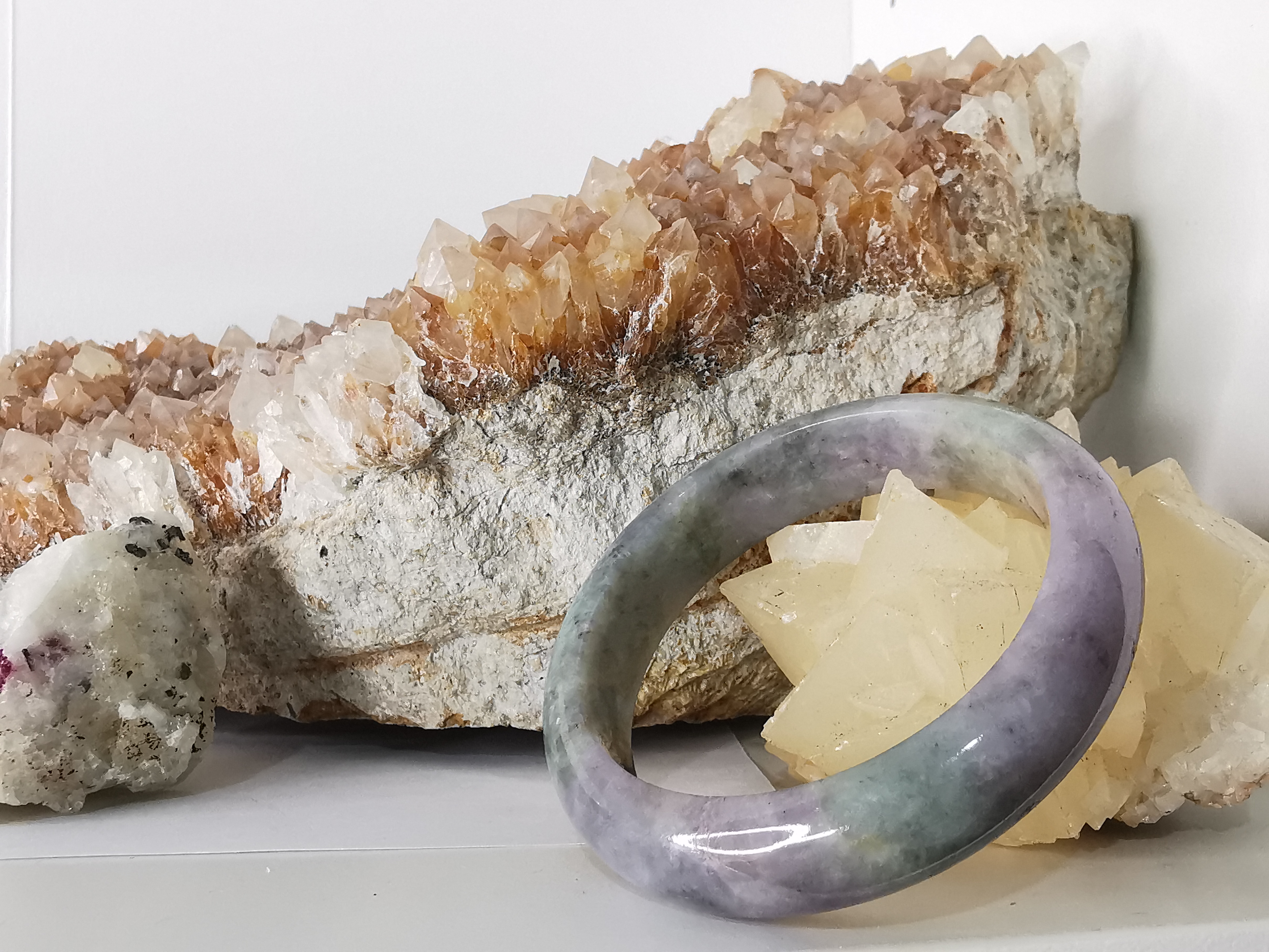 Violet Green Jadeite Bangle กำไลหยกเจไดต์แท้ Diameter/ เส้นผ่านศูนย์กลางด้านใน 55 mm.