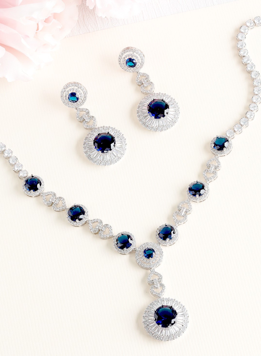 SAPPHIRE DIAMOND 18K WHITE GOLD NECKLACE สร้อยคอ ต่างหู ไพลิน ล้อมเพชร ทอง 18K Pre-order