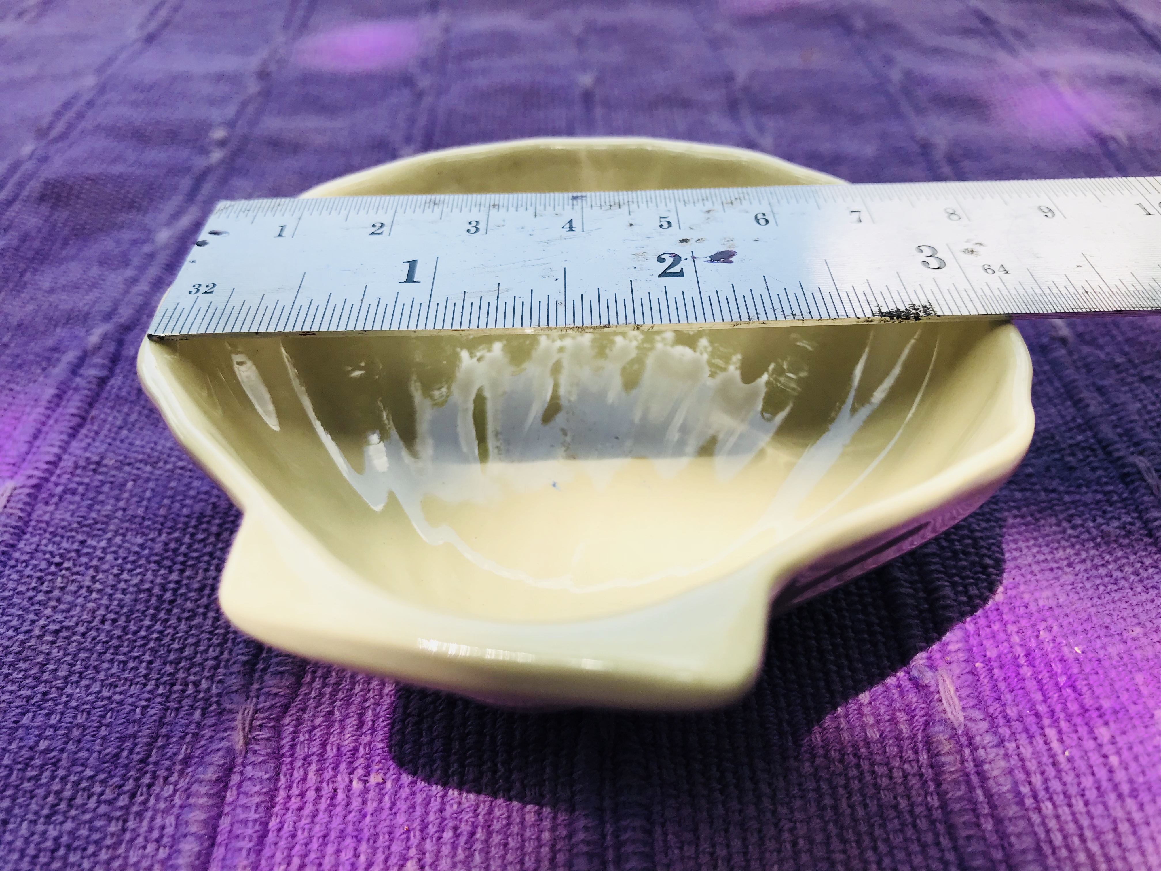 ถ้วยน้ำจิ้มหอยคละสี