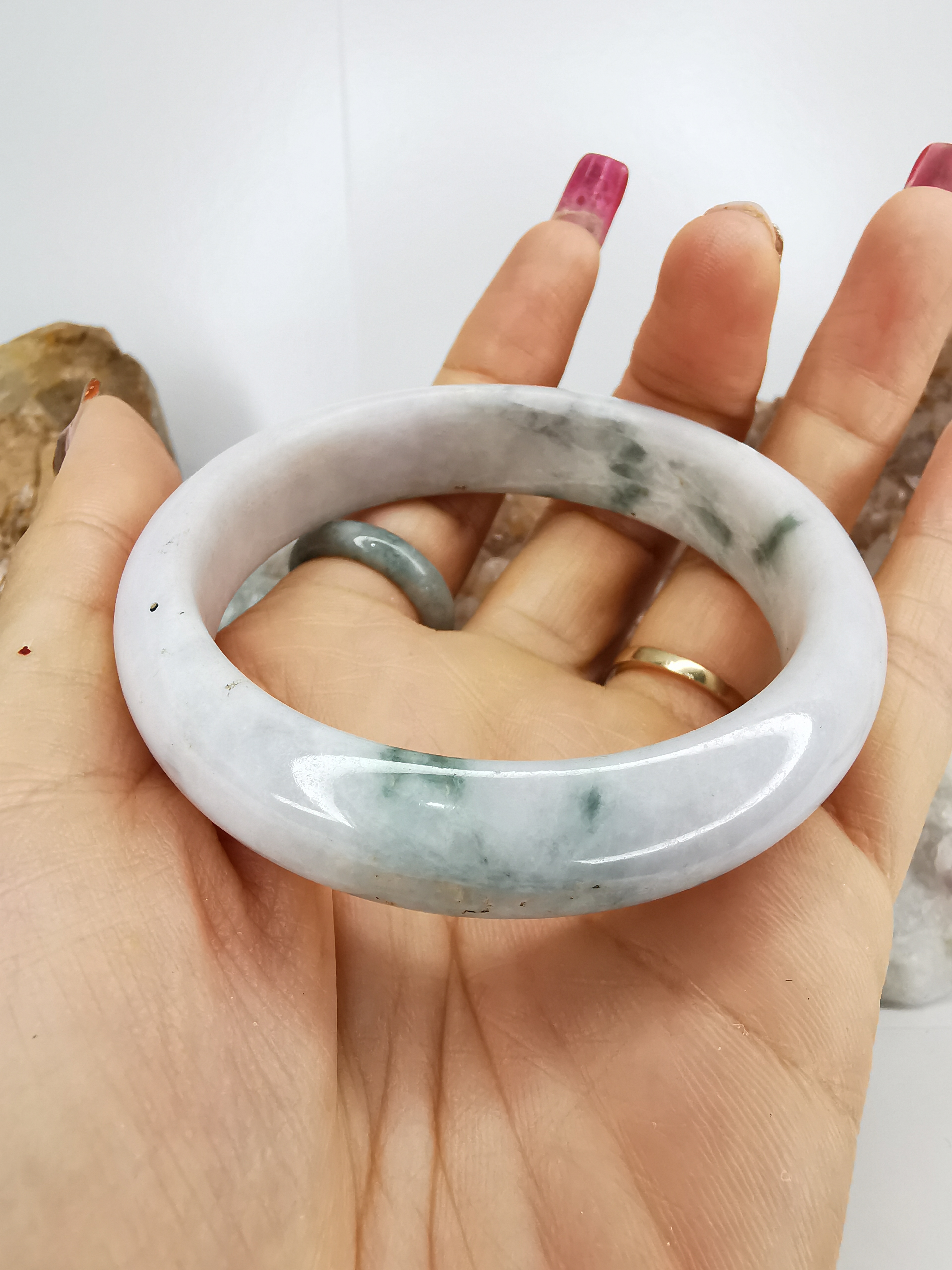 White Green Jade Bangle กำไลหยกเจไดต์แท้ Diameter/ เส้นผ่านศูนย์กลางด้านใน 57 mm.