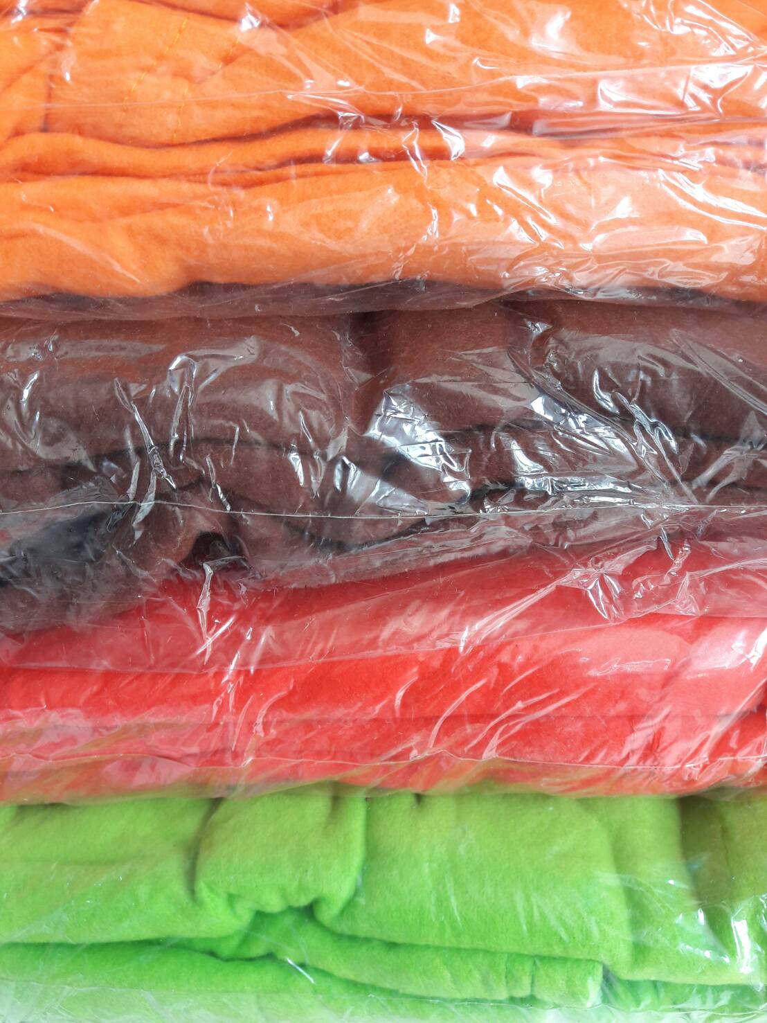 ผ้าห่มสำลีสีพื้น ผ้าบาง คละสี 150x180 ซม ไม่จำกัดจำนวน สีสดทุกผืน