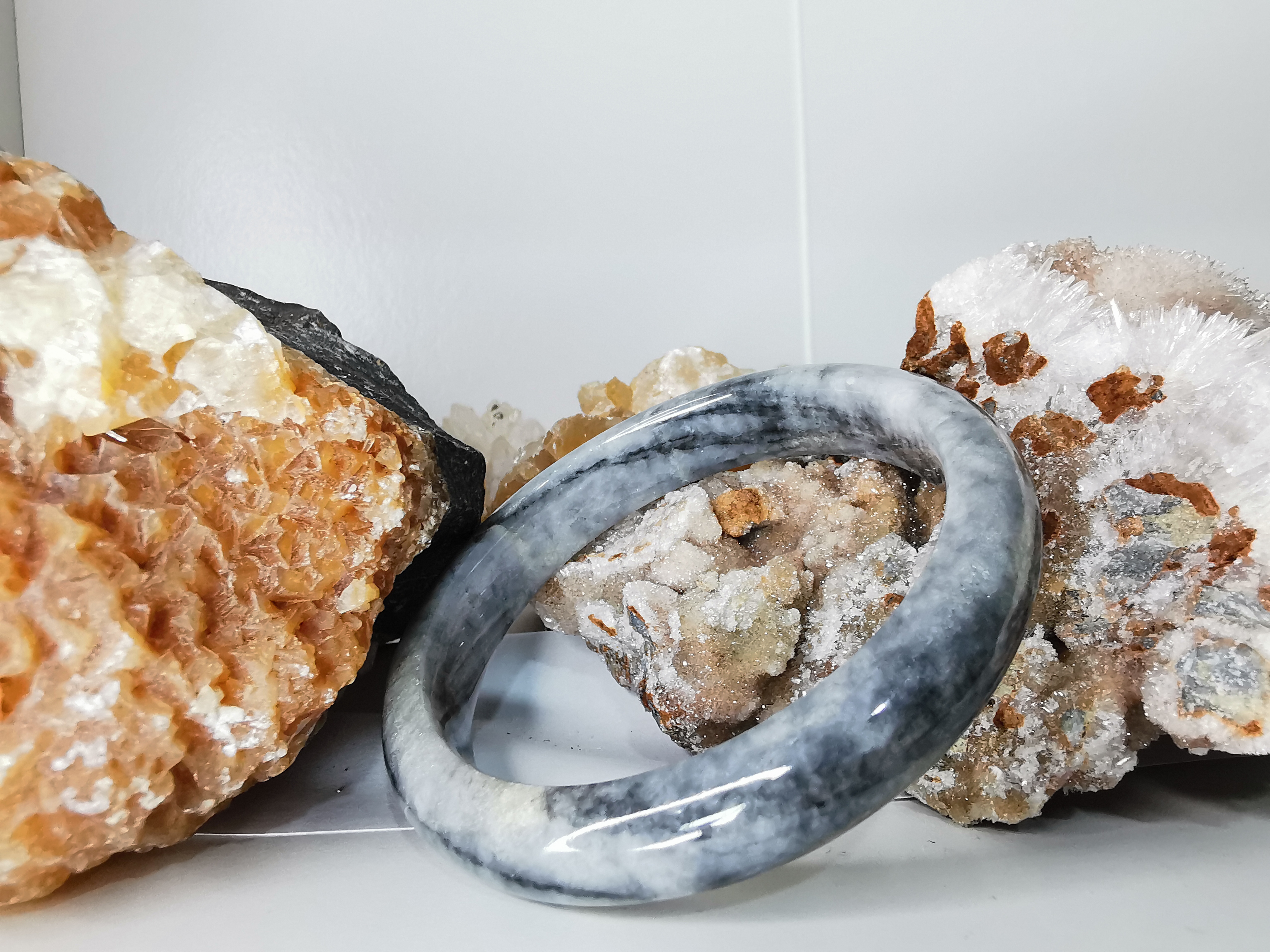 Grey Black Yellow Jade Bangle กำไลหยกเจไดต์แท้ Diameter/ เส้นผ่านศูนย์กลางด้านใน 59 mm.