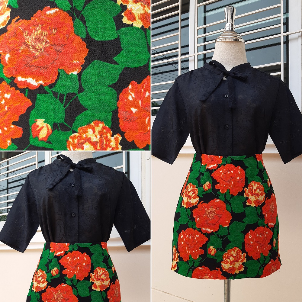 กระโปรงสั้นทรงเอลายดอกไม้สีส้ม