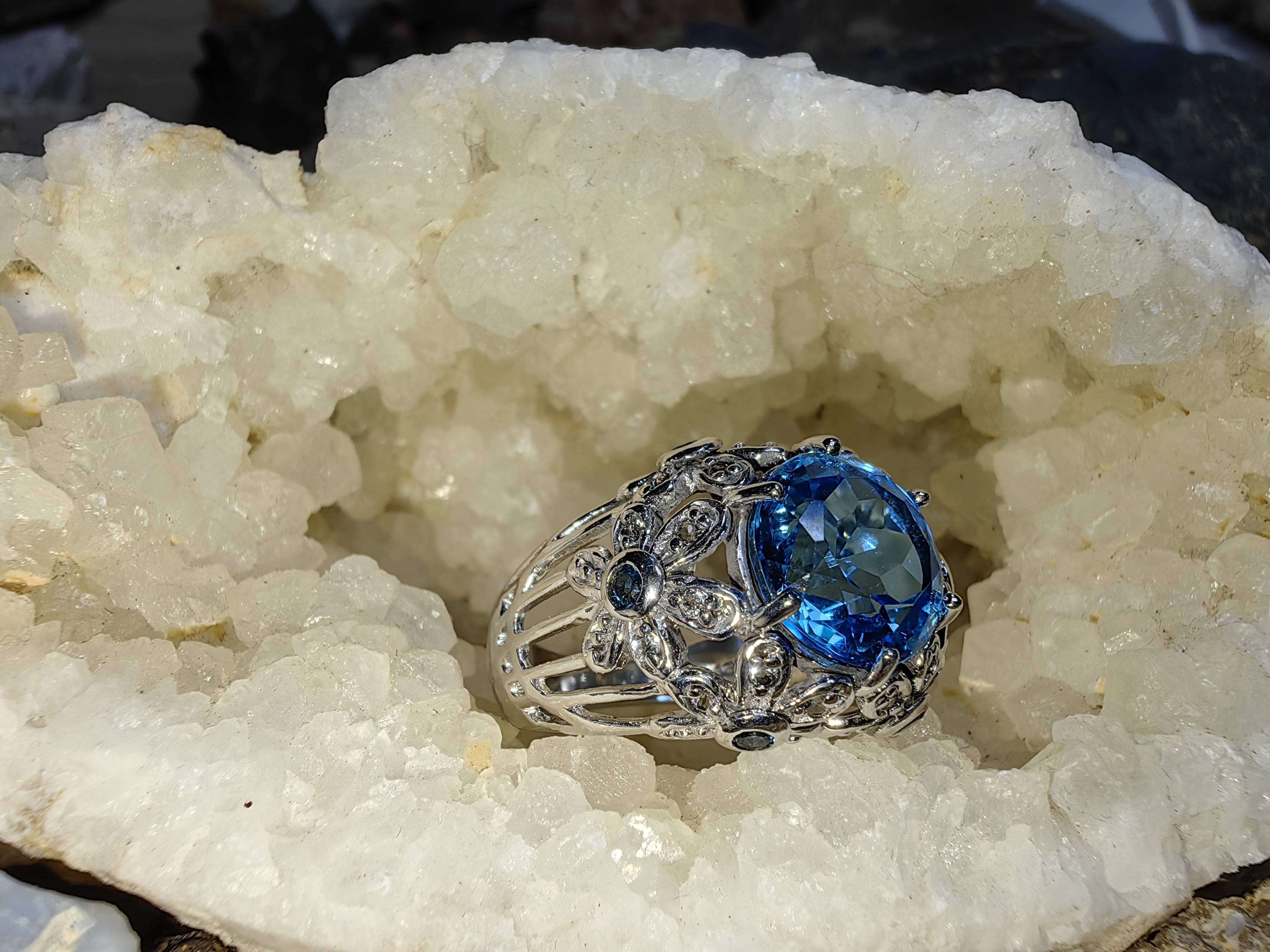 LONDON BLUE TOPAZ WHITE TOPAZ RING