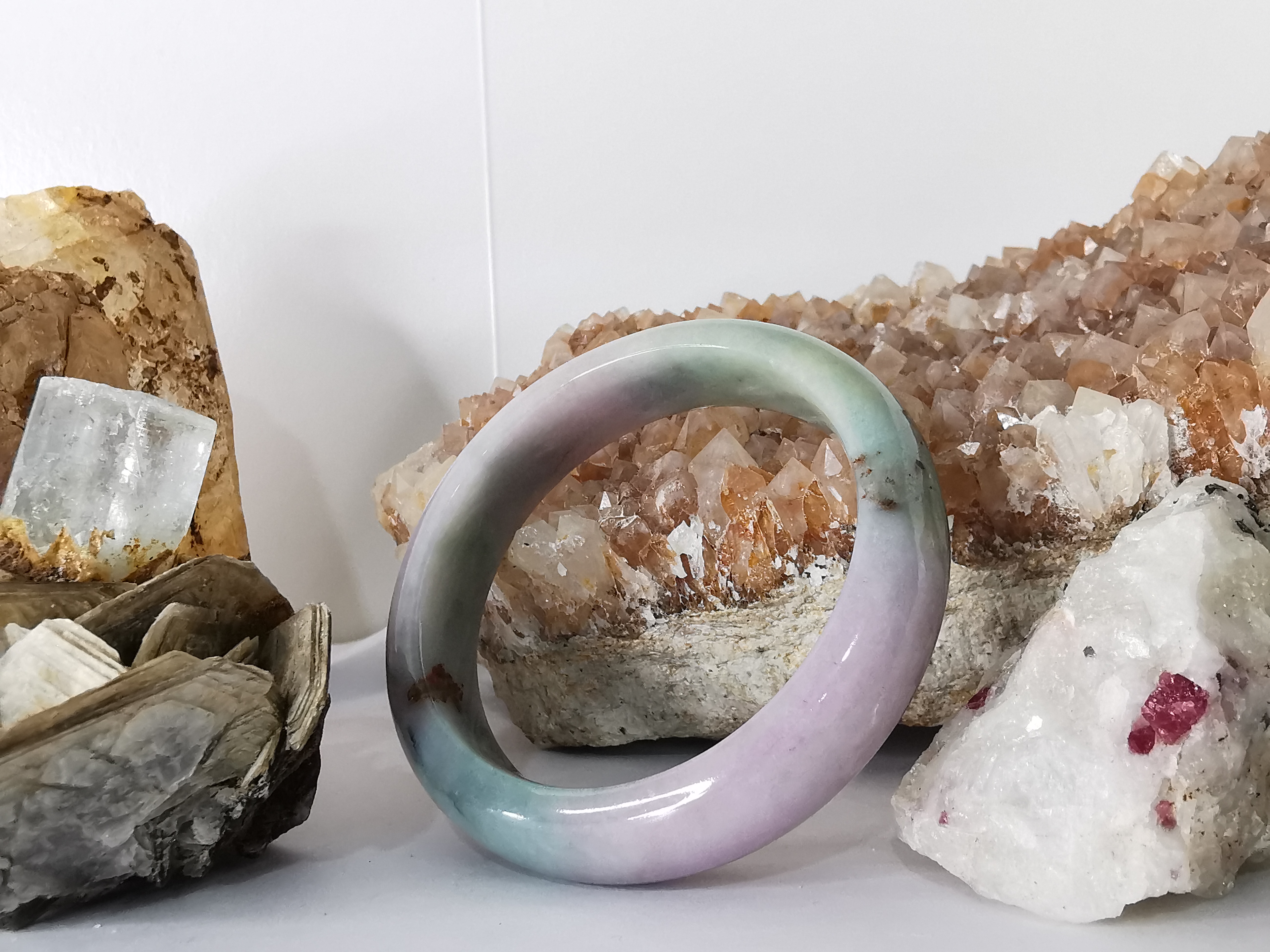 Violet Green Red Jade Bangle กำไลหยกเจไดต์แท้ Diameter/ เส้นผ่านศูนย์กลางด้านใน 55 mm.