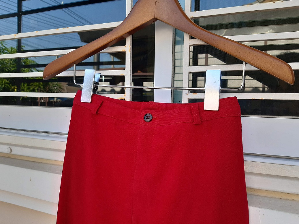 กางเกงวินเทจขายาวสีแดงผ้าสักหลาด