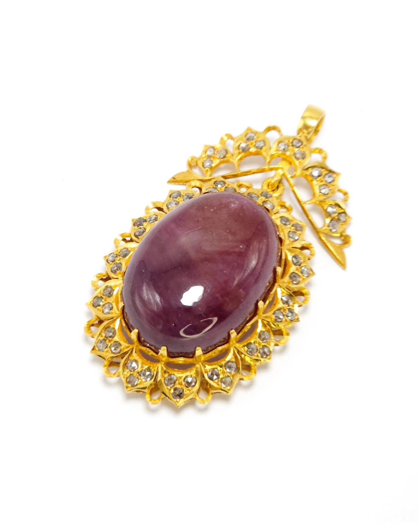 🚫ปิดการขาย(SoIdOut)🚫จี้ทองคำ 90% พลอยทับทิมแอฟริกาเผาใหม่ ขนาด 146.71 กะรัต 1 เม็ด มีใบเซอร์พลอยใบจริง ล้อมเพชรเหลี่ยมลูกโลก(ครึ่งลูก) 3 ตัง 57 เม็ด รวม 1.71 กะรัต น้ำหนัก 44.32 กรัม ราคา 35900.-(Net)