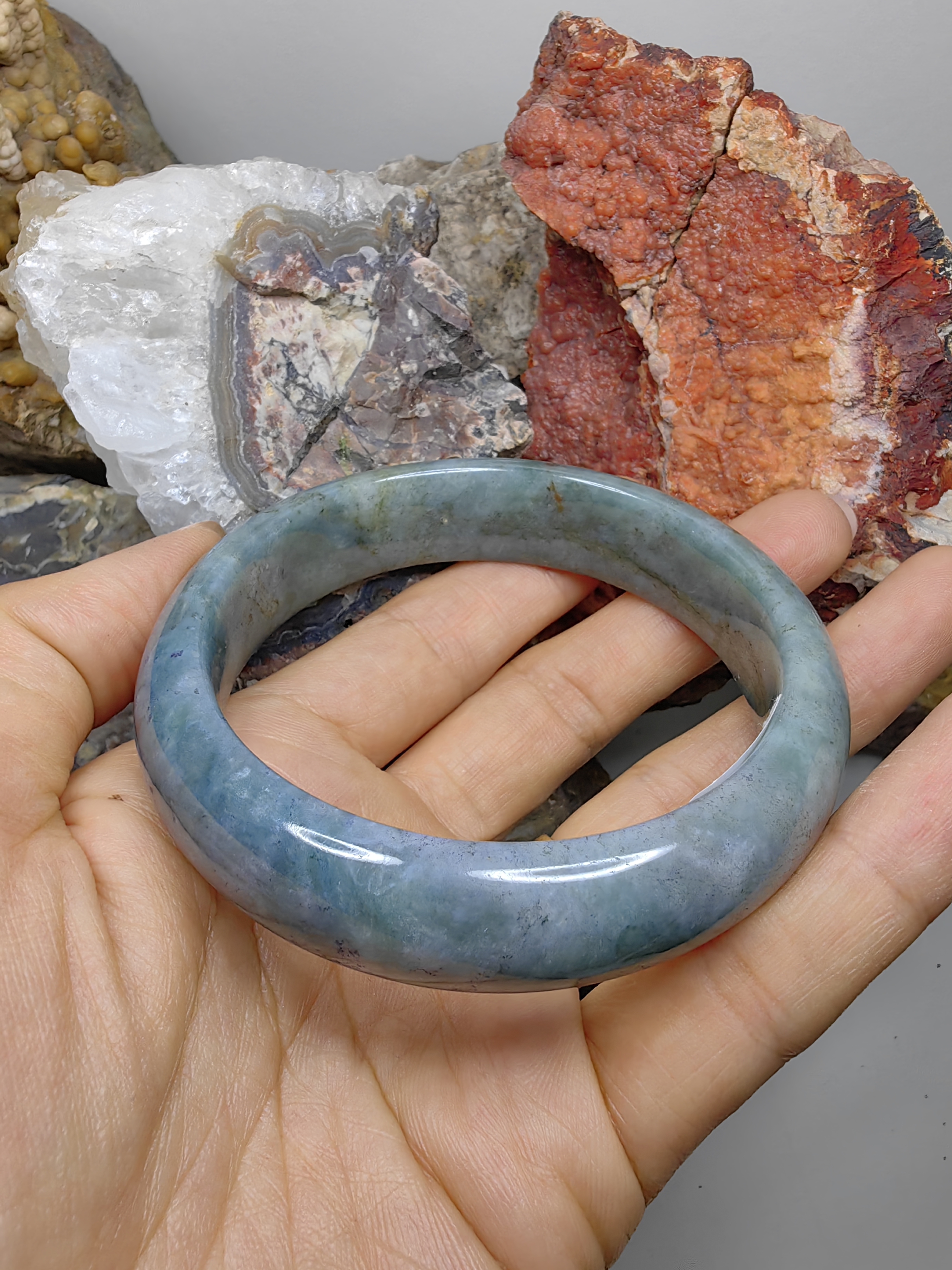 Burmese Jadeite Bangle Size 62 กำไลหยกเจไดต์พม่า Diameter/ เส้นผ่านศูนย์กลางด้านใน 62 mm.