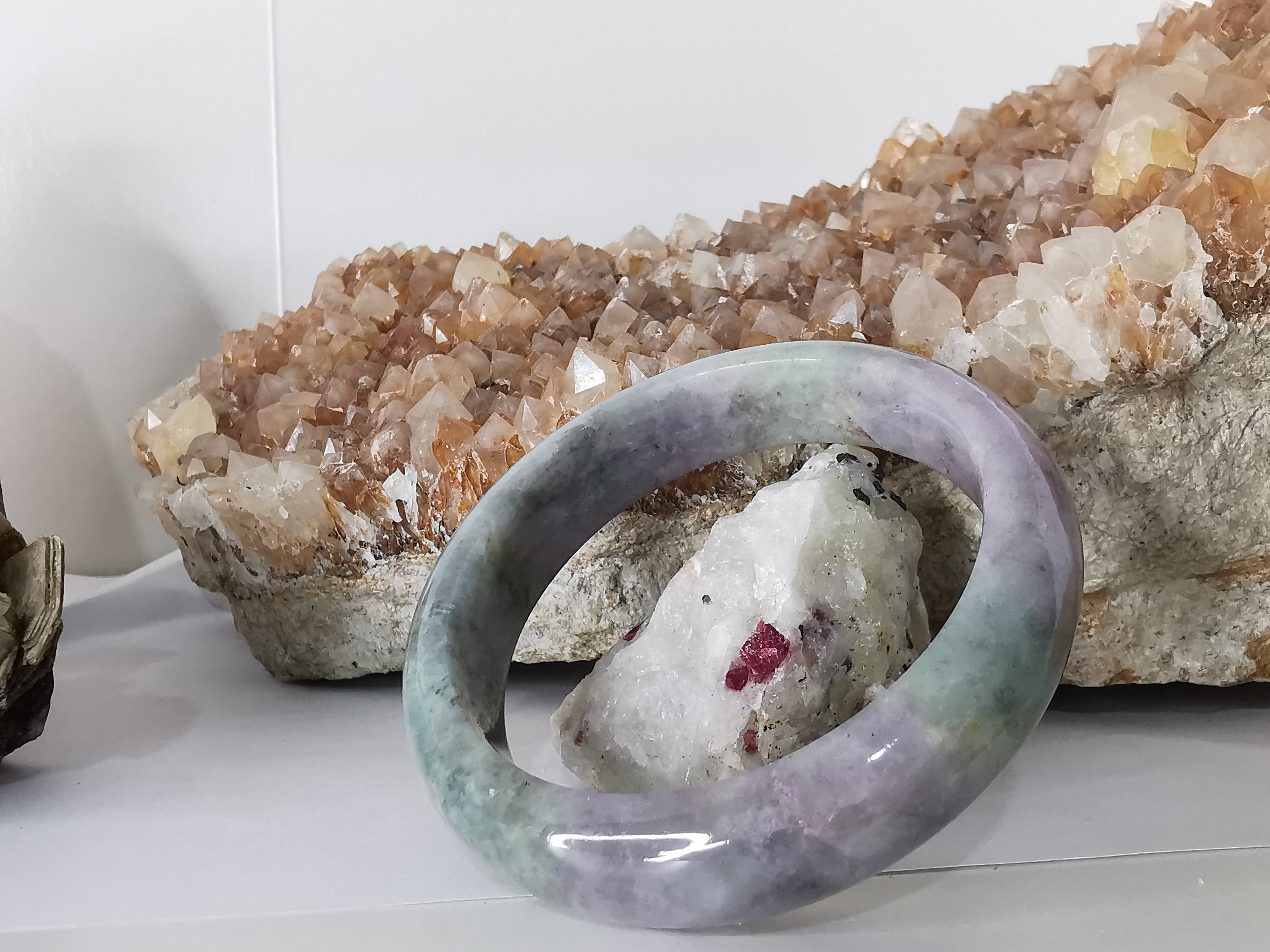 Violet Green Jadeite Bangle กำไลหยกเจไดต์แท้ Diameter/ เส้นผ่านศูนย์กลางด้านใน 55 mm.