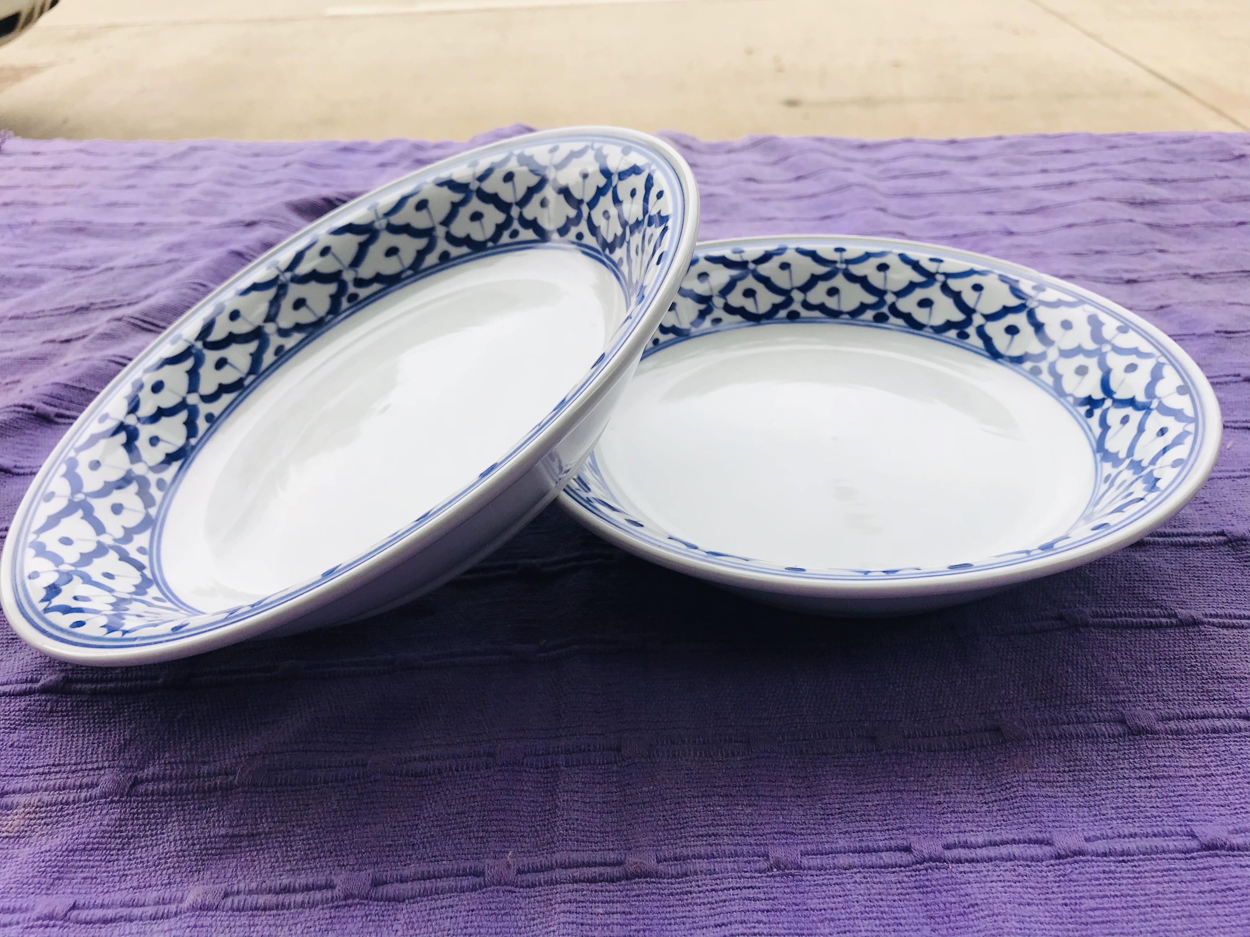 ชามลายไทยทรงลึก8"