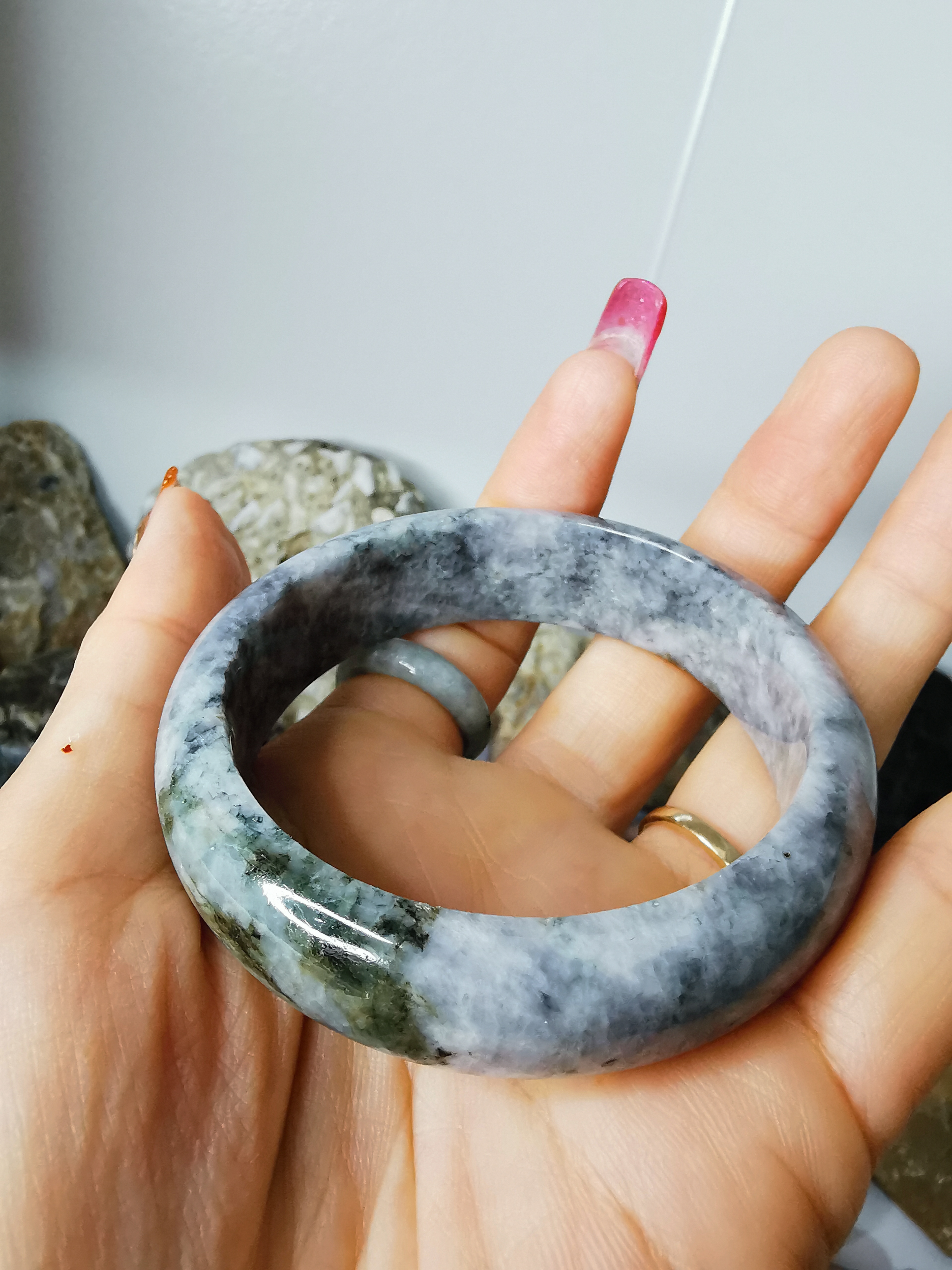 Grey Black White Green Jade Bangle กำไลหยกเจไดต์แท้ Diameter/ เส้นผ่านศูนย์กลางด้านใน 56 mm.