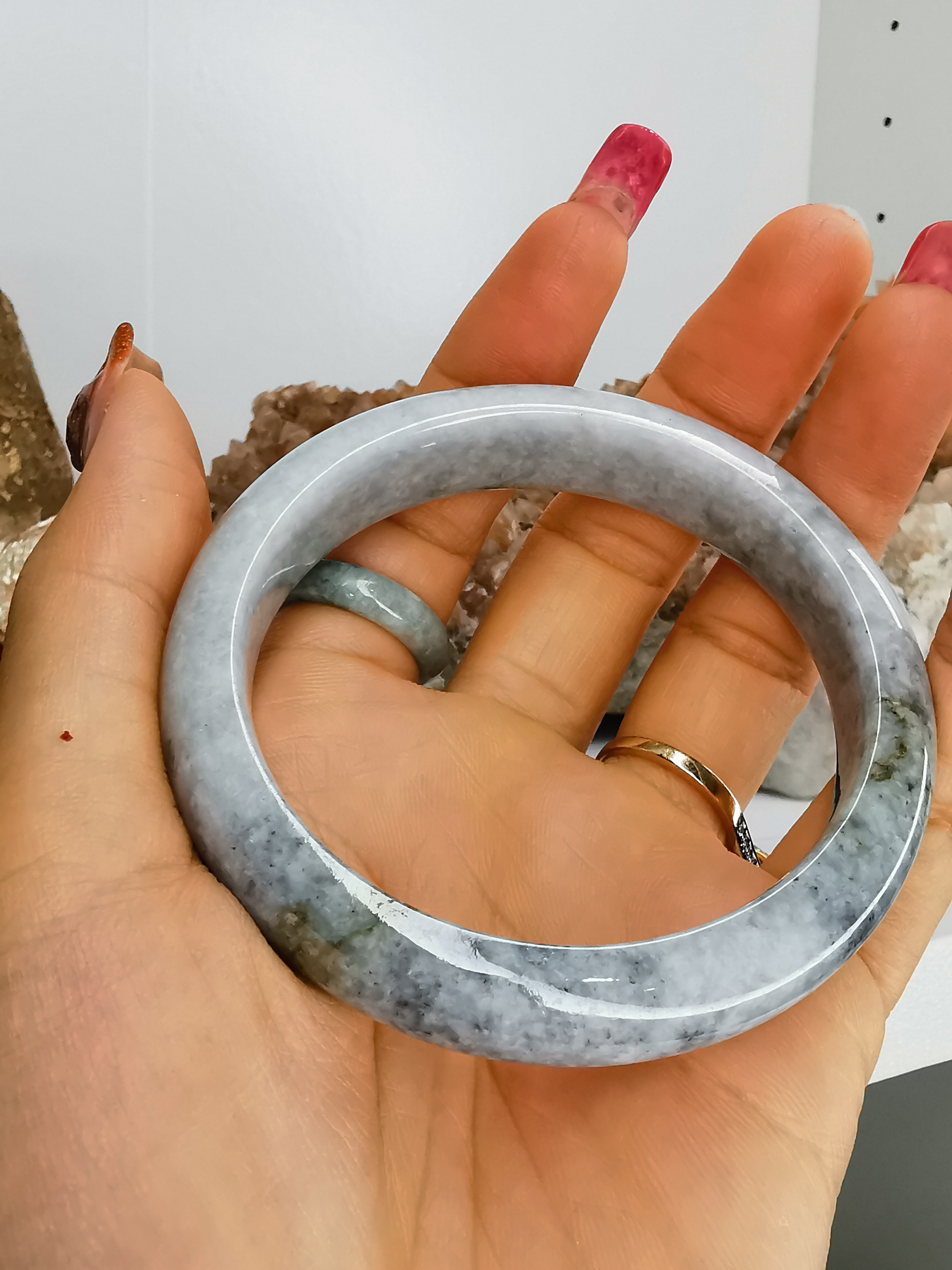 White Grey Green Bangle กำไลหยกเจไดต์แท้ Diameter/ เส้นผ่านศูนย์กลางด้านใน 58 mm.