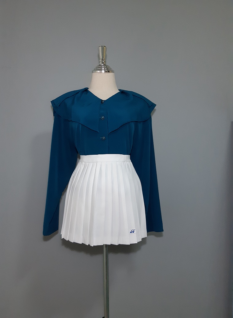 เสื้อเชิ้ตสีฟ้าเทอควอยซ์