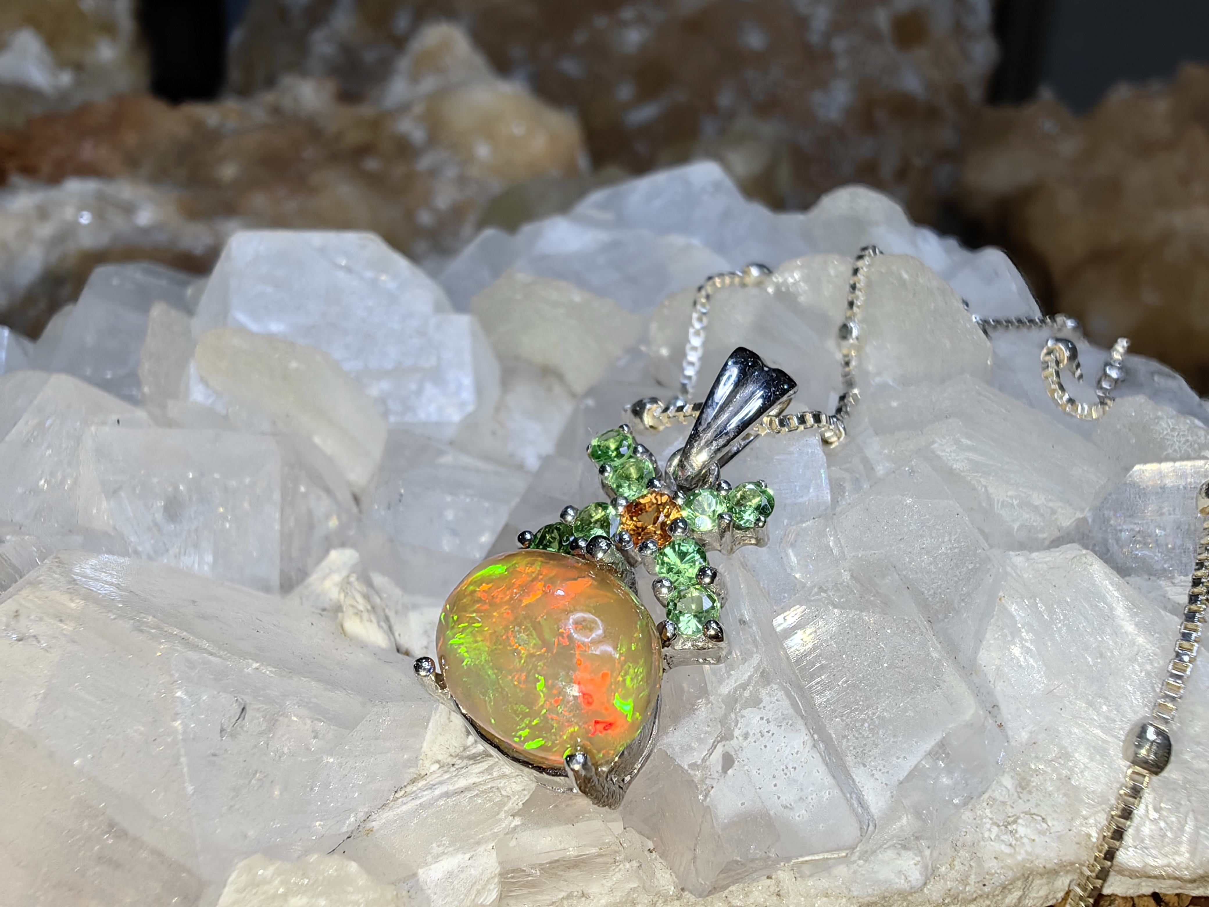 Opal Yellow Sapphire Tsavorite 925 Sterling Silver Pendent จี้โอปอ บุษราคัม ซาโวไรต์ เงินแท้ 925