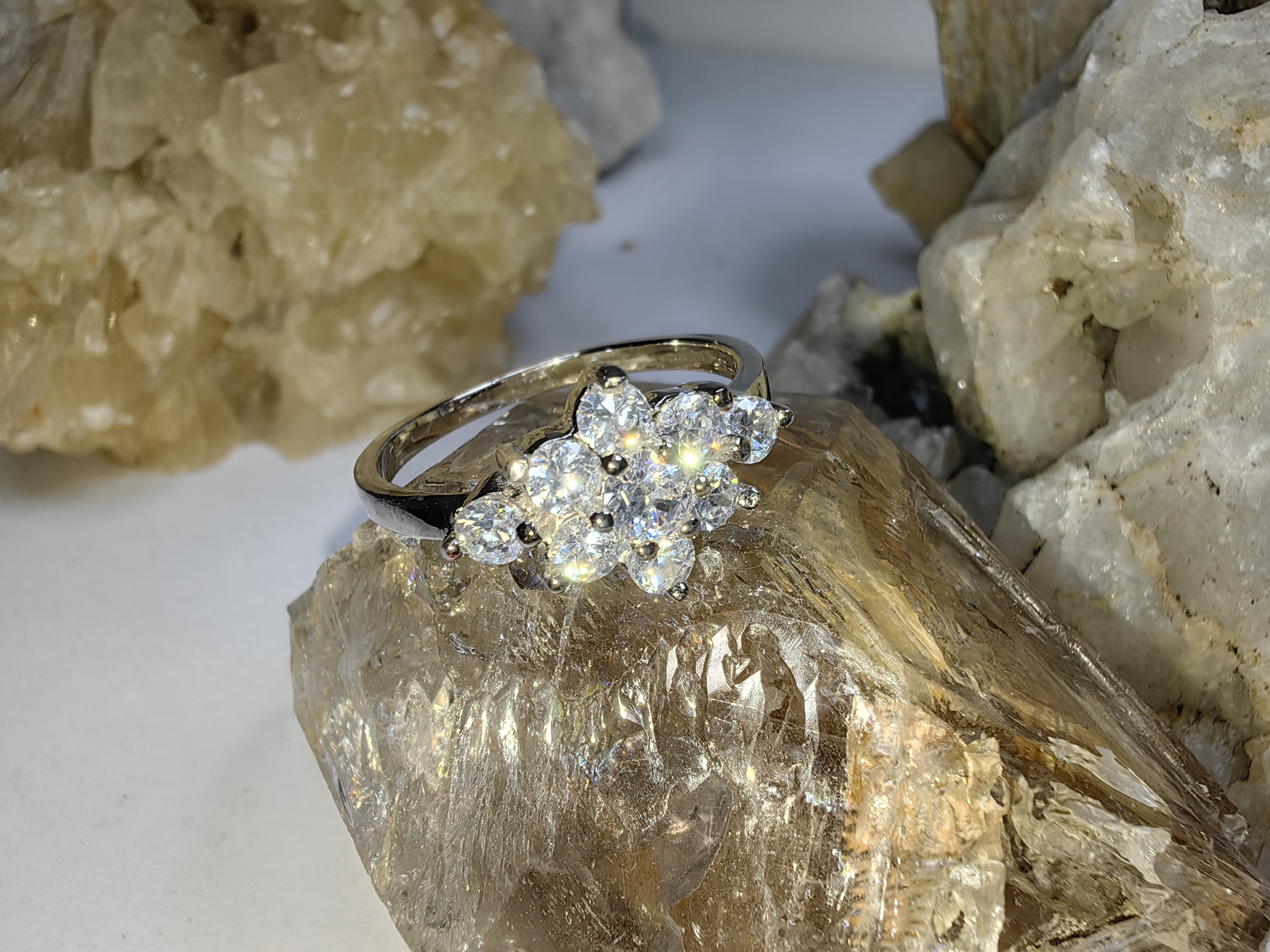 แหวนเพชร CZ เงินแท้ 92.5% Cubic Zirconia 925 Sterling Silver Ring Size 55