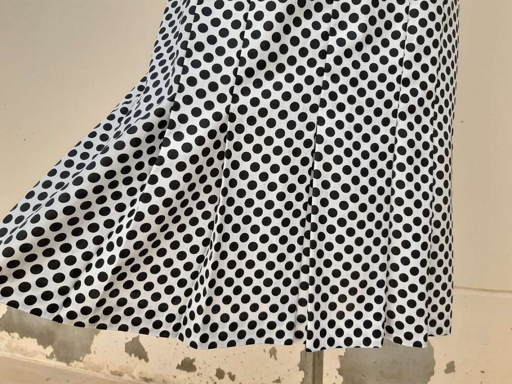 กระโปรงพลีทวินเทจลาย polkadots