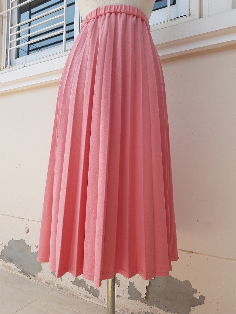 กระโปรงพลีทสีชมพูหวานๆ สาวอวบใส่ได้