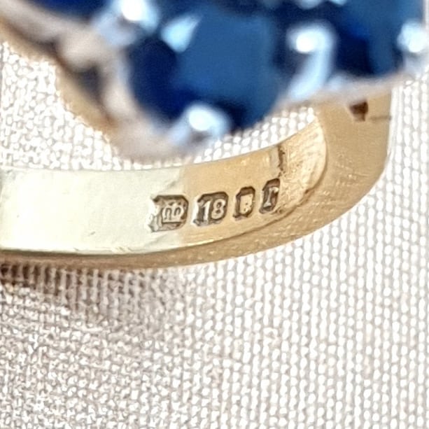 ❎✖️🚫ขายแล้ว(SoIdOut)🚫✖️❎แหวนทองคำ 18K ไพลิน เพชรกุหลาบ 0.02 ct 1 เม็ด งานเก่าอังกฤษ โค๊ดมงกุฎ เบอร์ 50 น้ำหนัก 4.1 กรัม